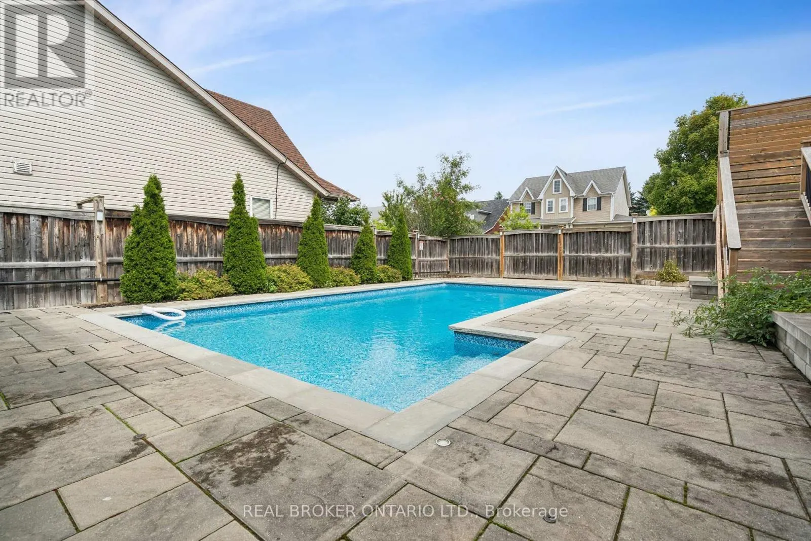 236 RIDGE TOP CRESCENT