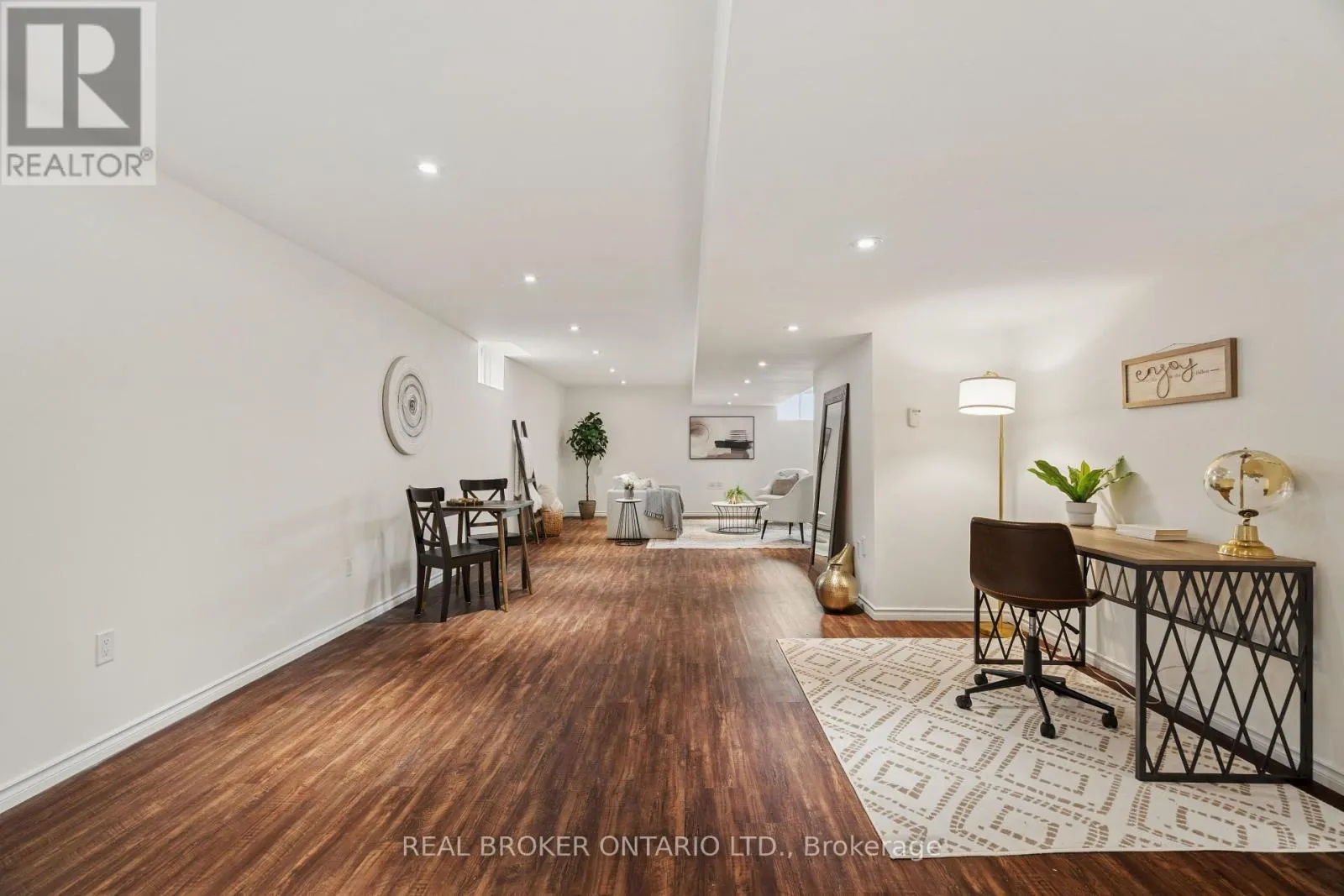 236 RIDGE TOP CRESCENT
