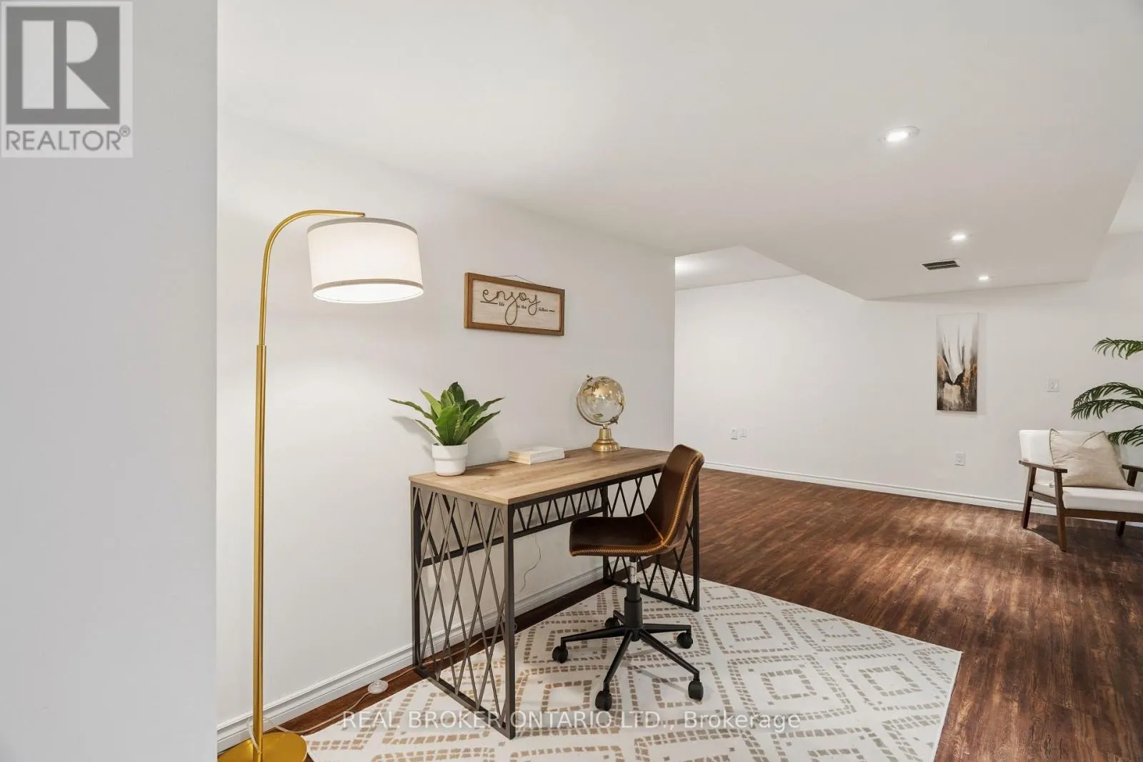 236 RIDGE TOP CRESCENT