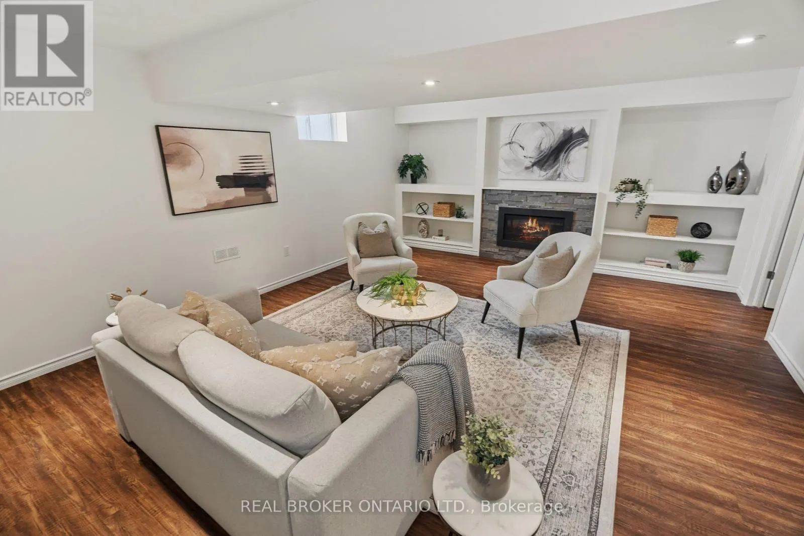 236 RIDGE TOP CRESCENT
