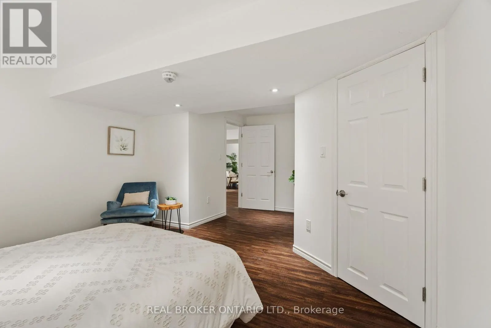 236 RIDGE TOP CRESCENT