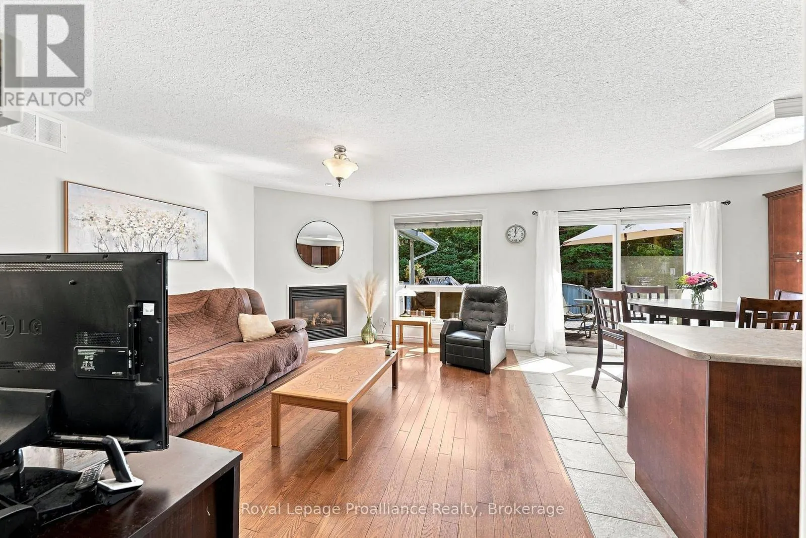 9 SENECA DRIVE
