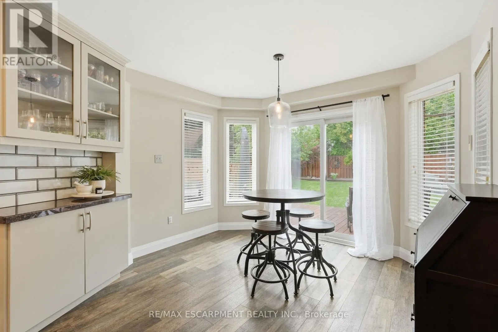 48 BRIDGEPORT CRESCENT