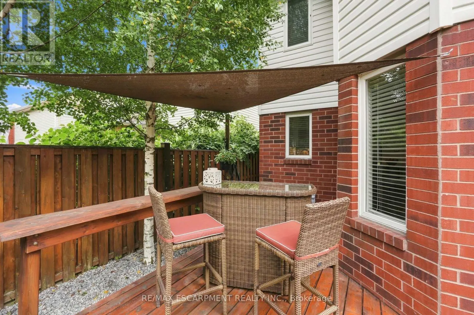 48 BRIDGEPORT CRESCENT