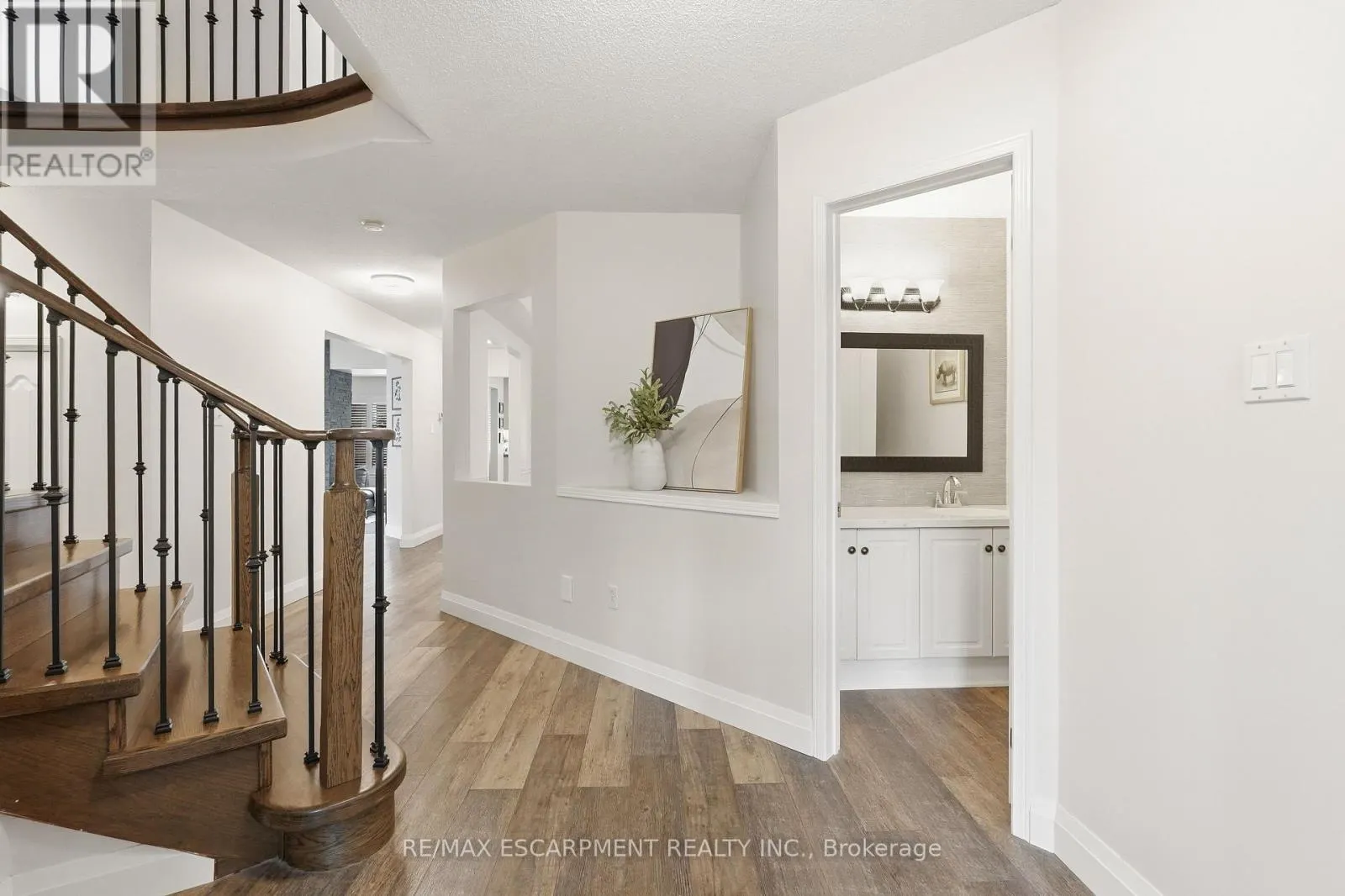 48 BRIDGEPORT CRESCENT