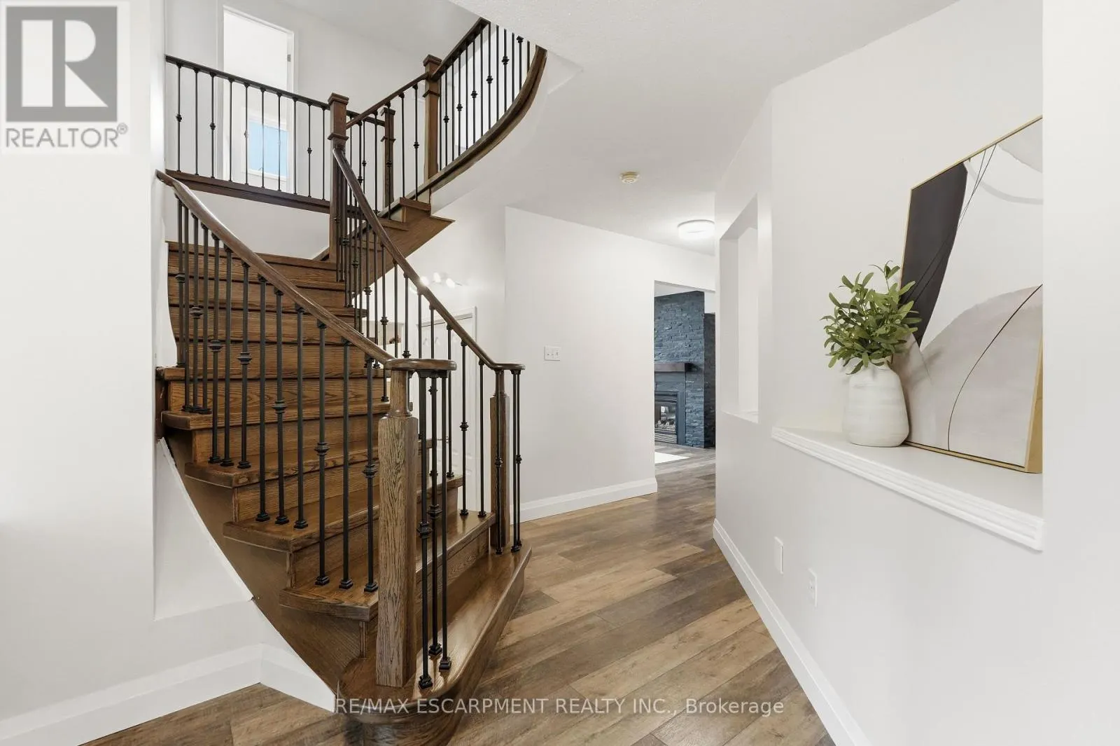 48 BRIDGEPORT CRESCENT