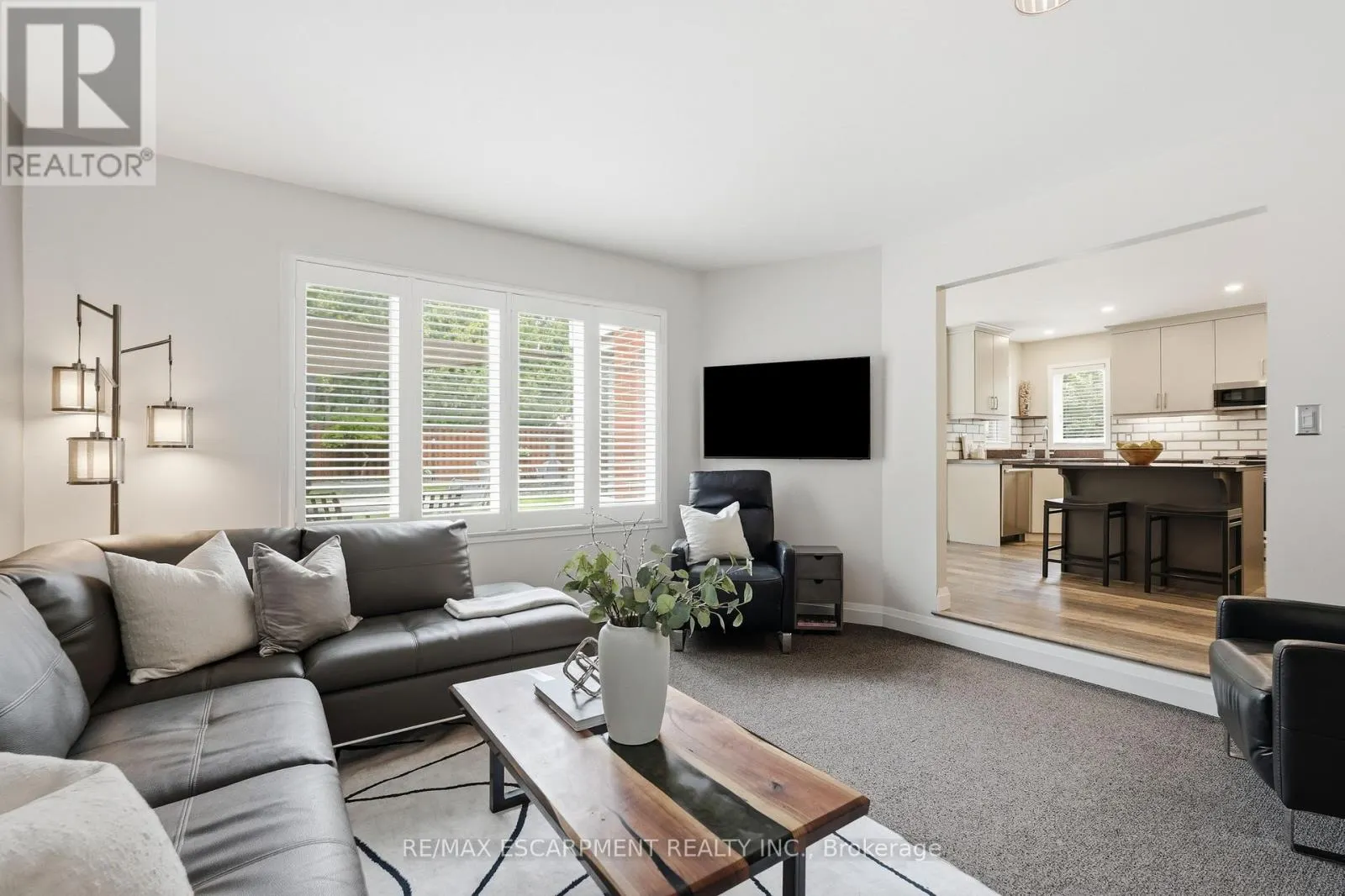 48 BRIDGEPORT CRESCENT