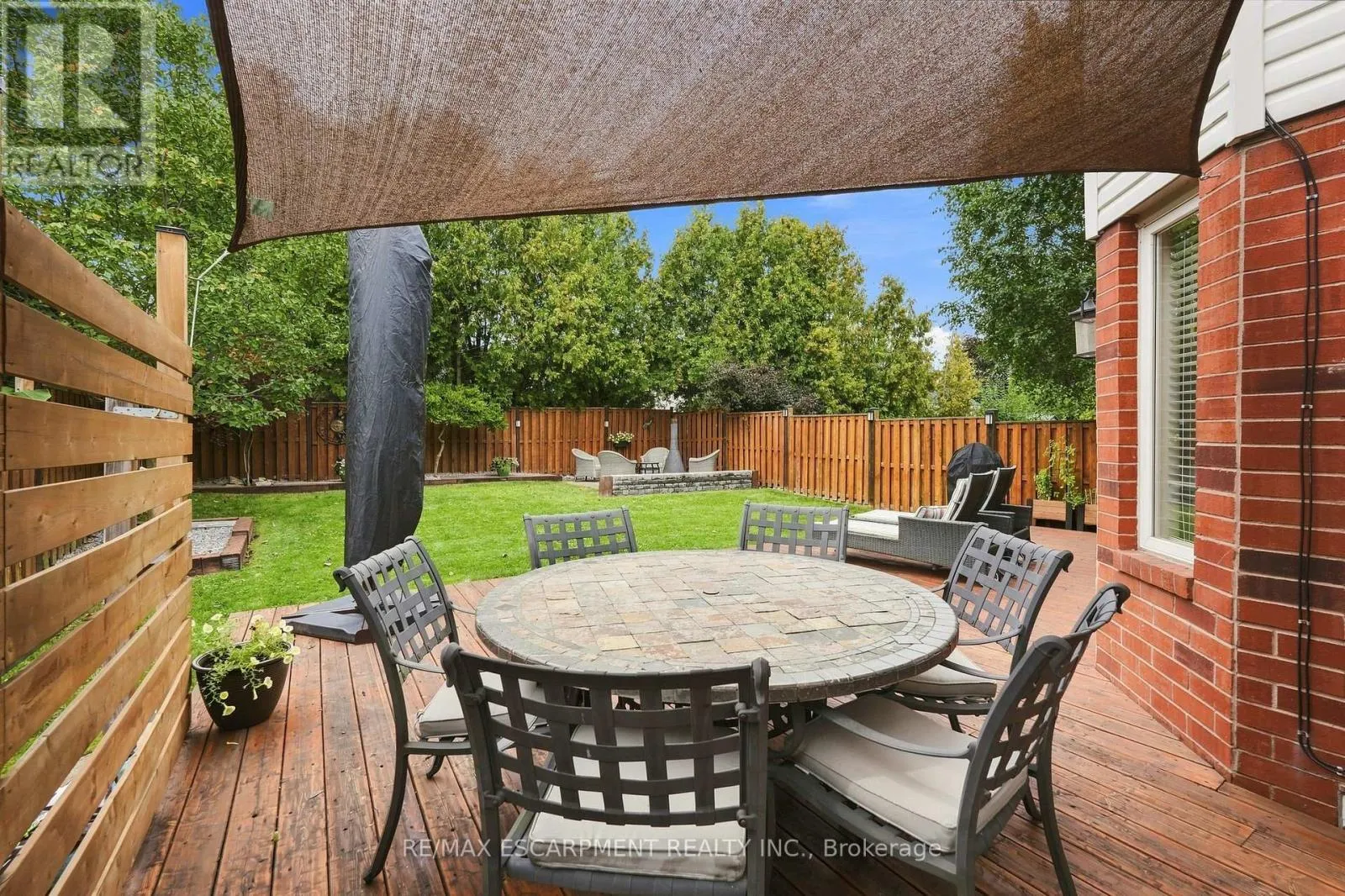 48 BRIDGEPORT CRESCENT