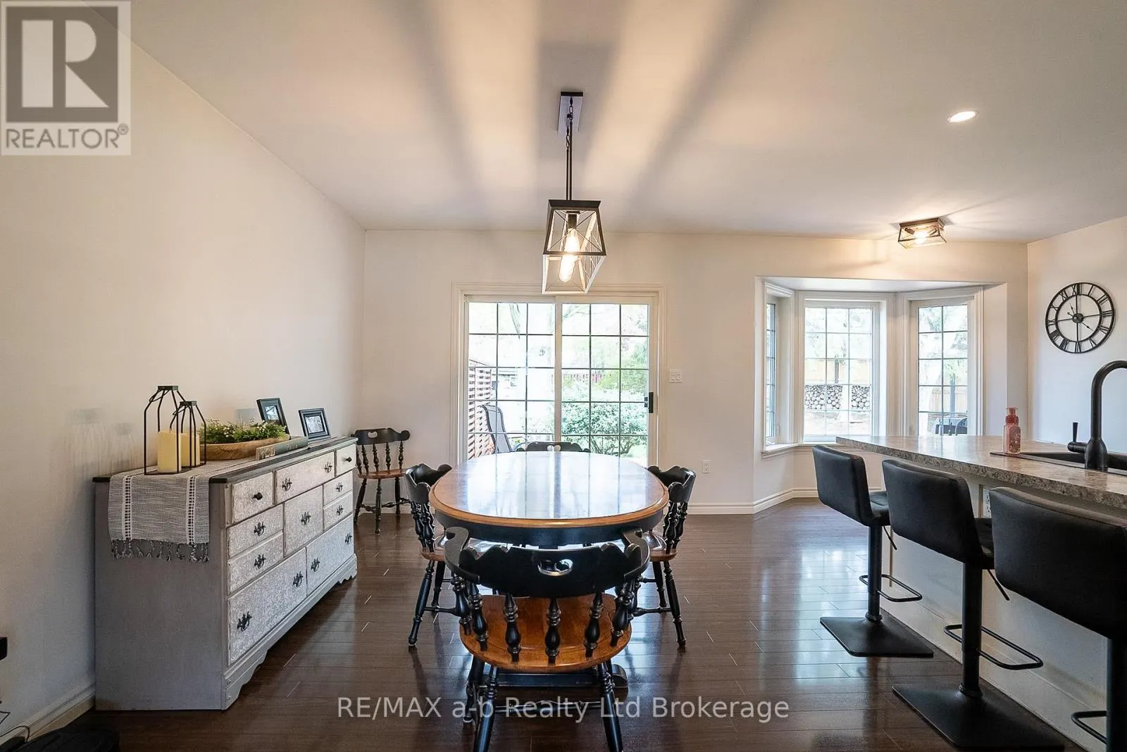4 OTTERVIEW DRIVE