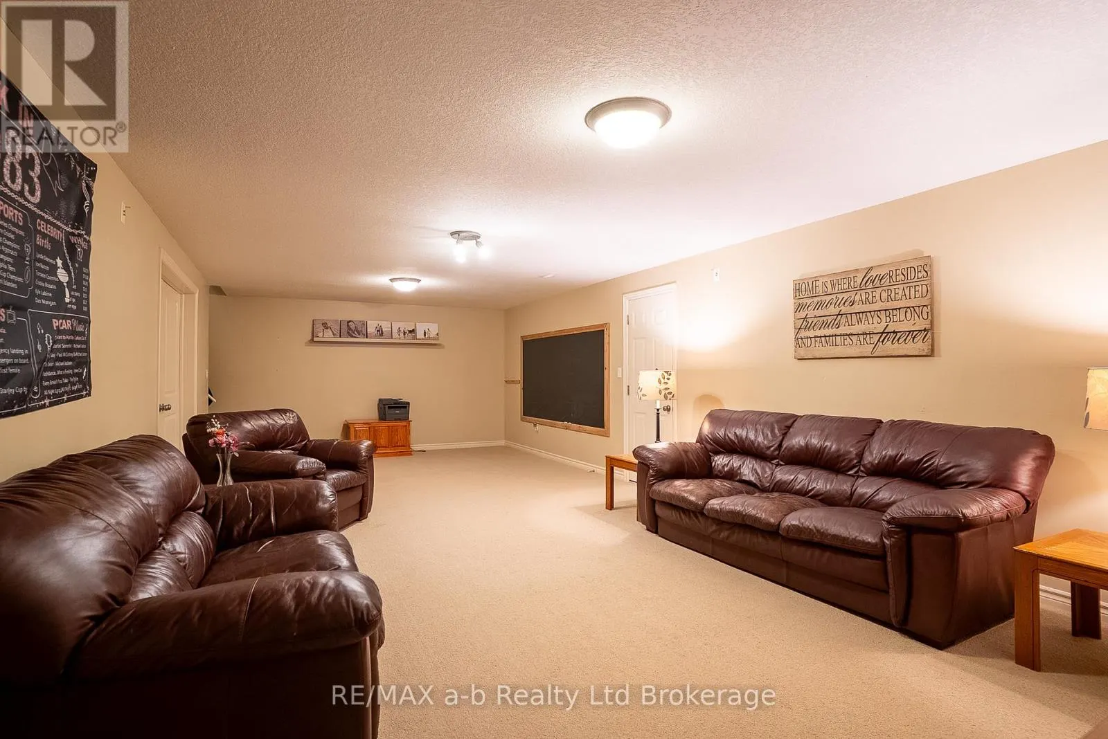 4 OTTERVIEW DRIVE