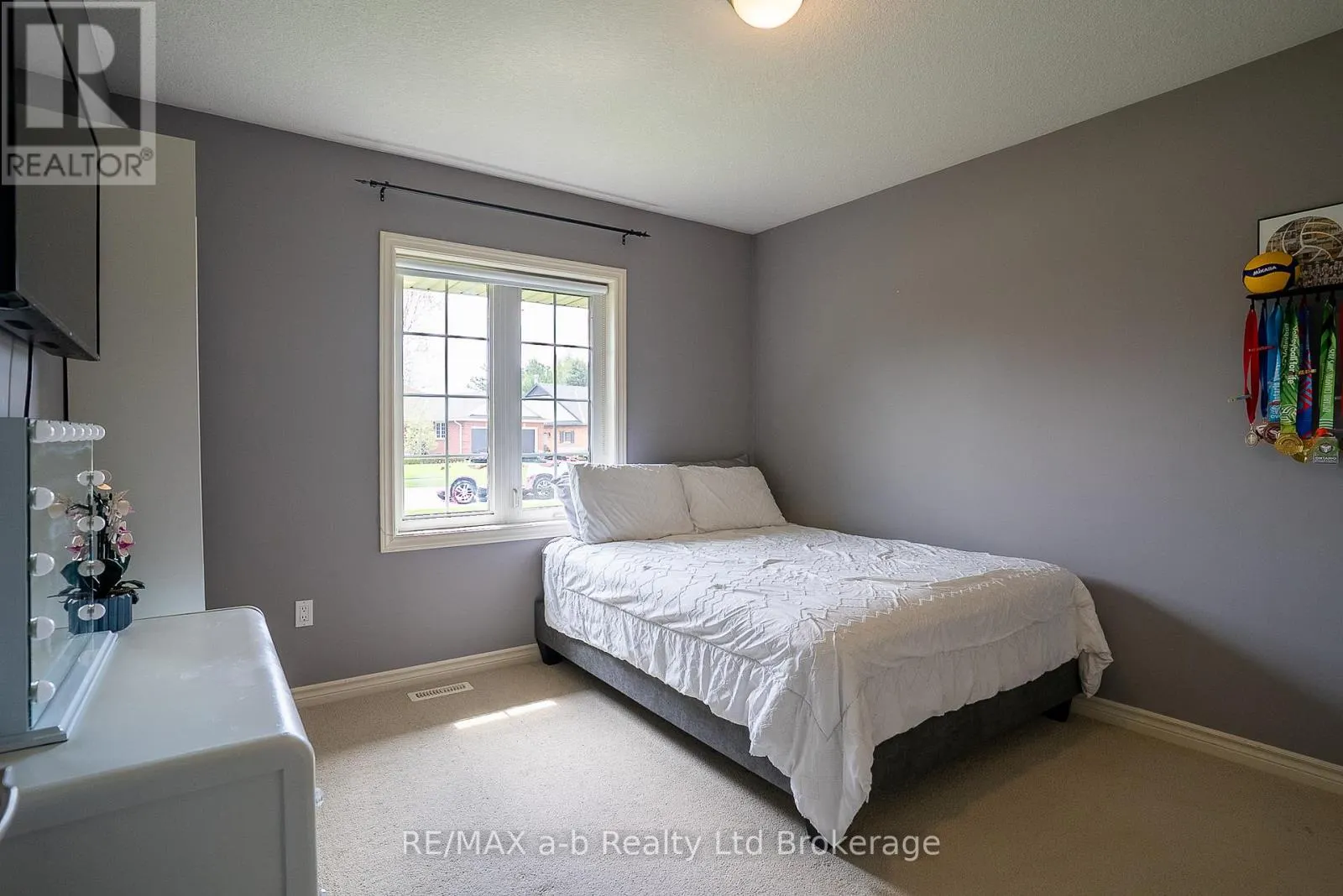 4 OTTERVIEW DRIVE