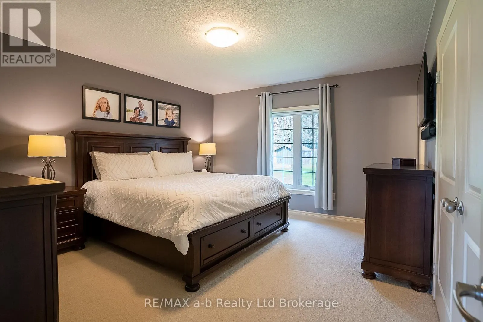 4 OTTERVIEW DRIVE