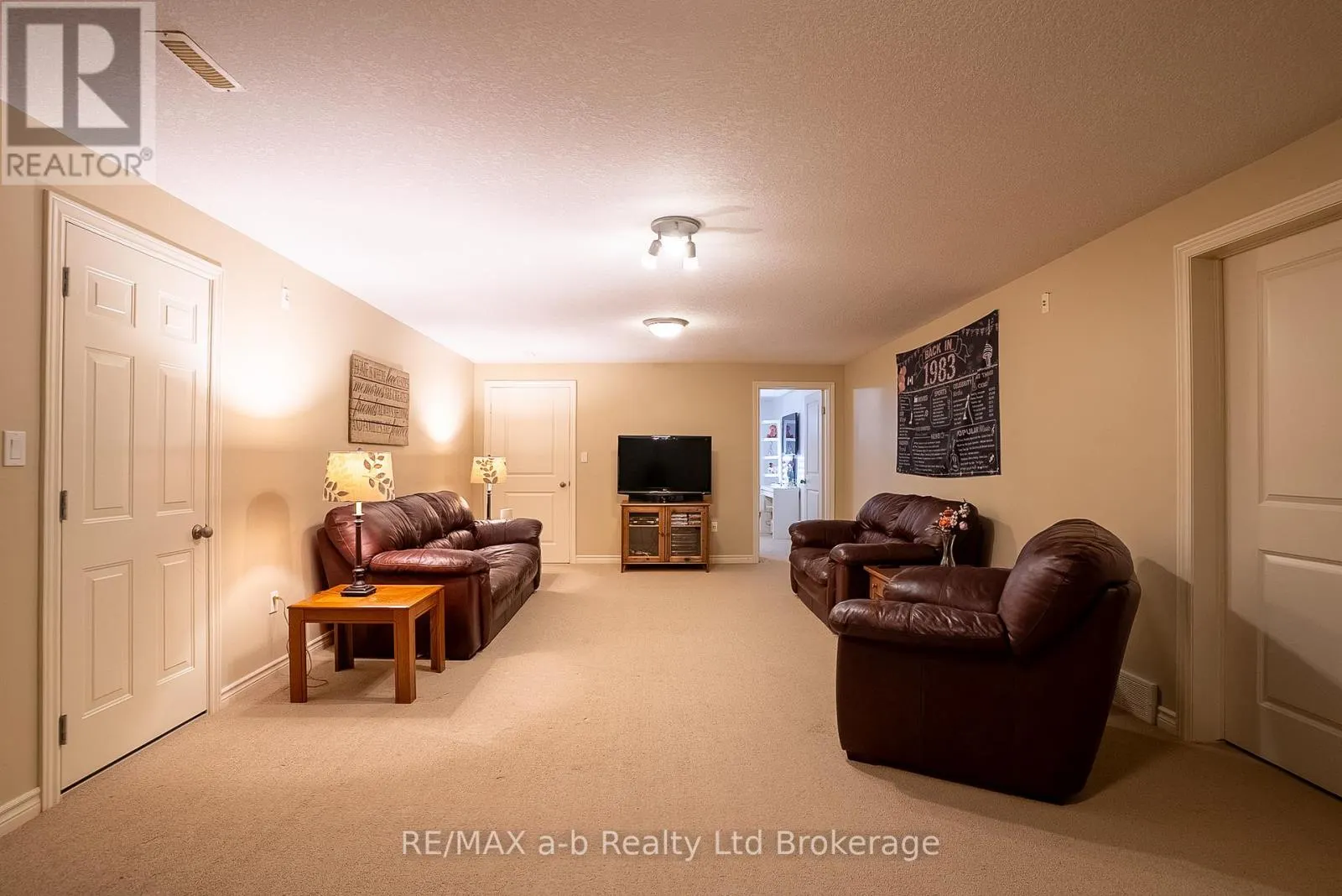 4 OTTERVIEW DRIVE