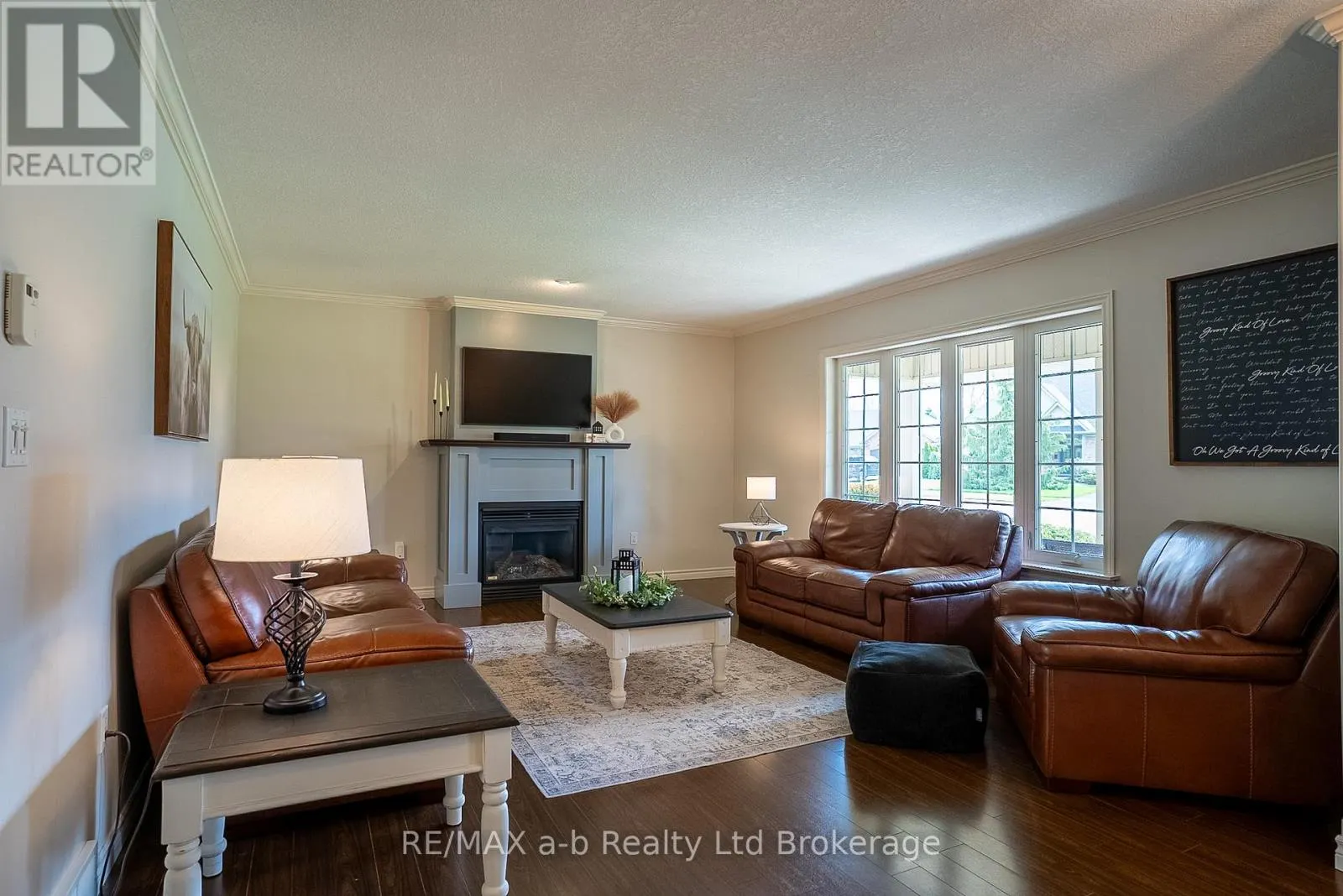 4 OTTERVIEW DRIVE