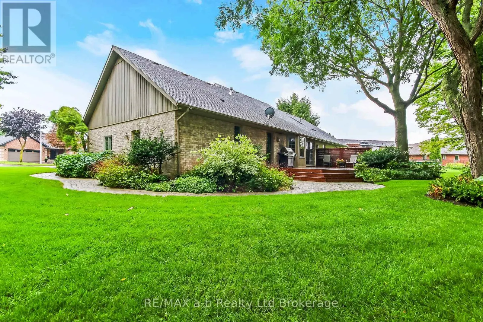 4 OTTERVIEW DRIVE
