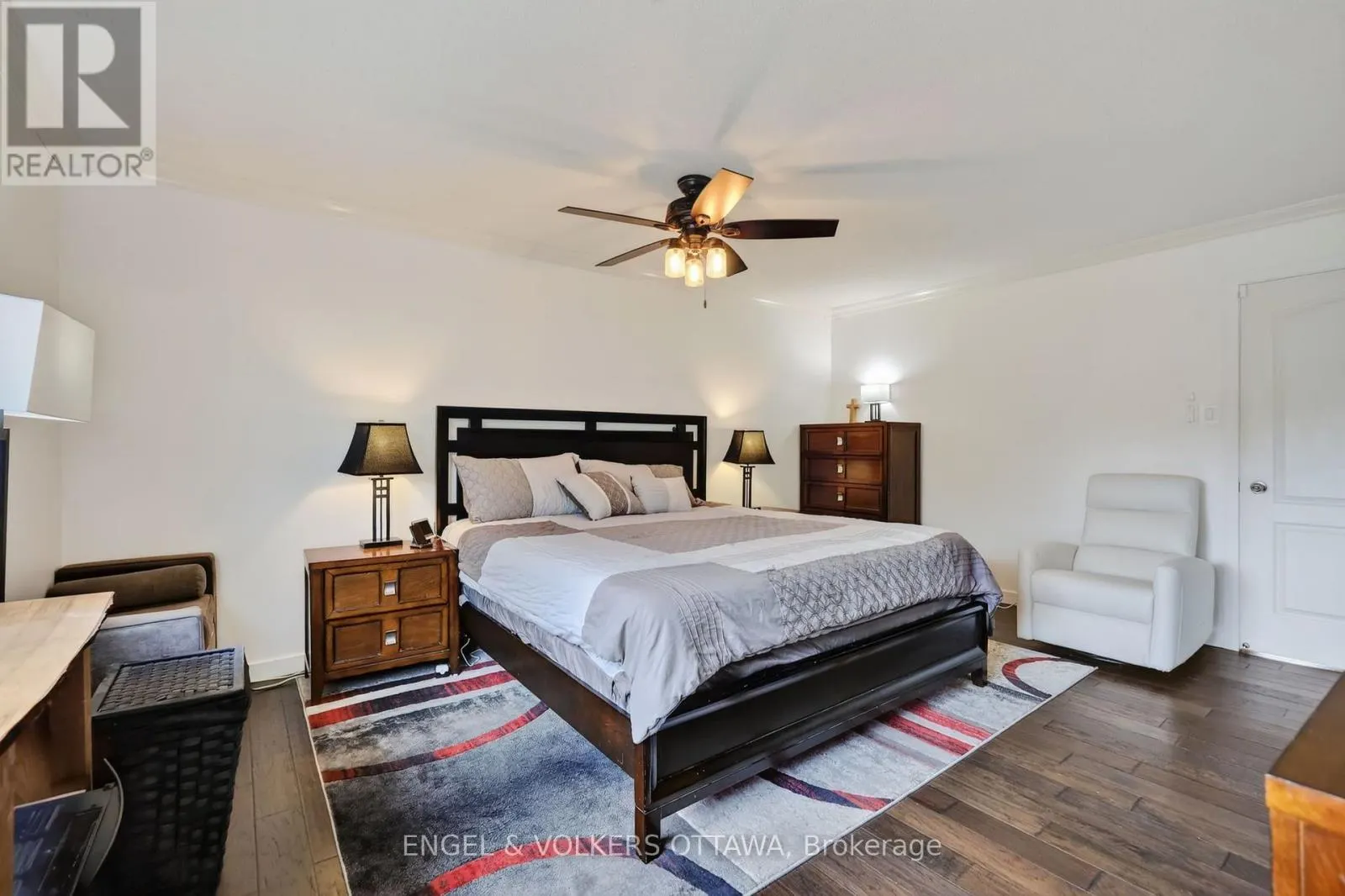9 STREAMWOOD LANE