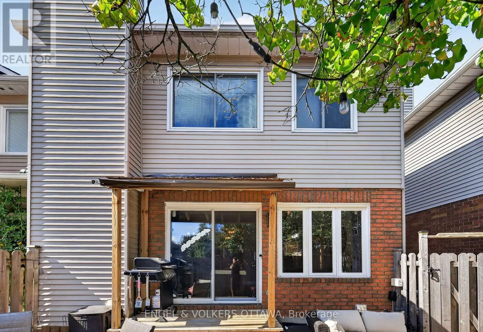 9 STREAMWOOD LANE