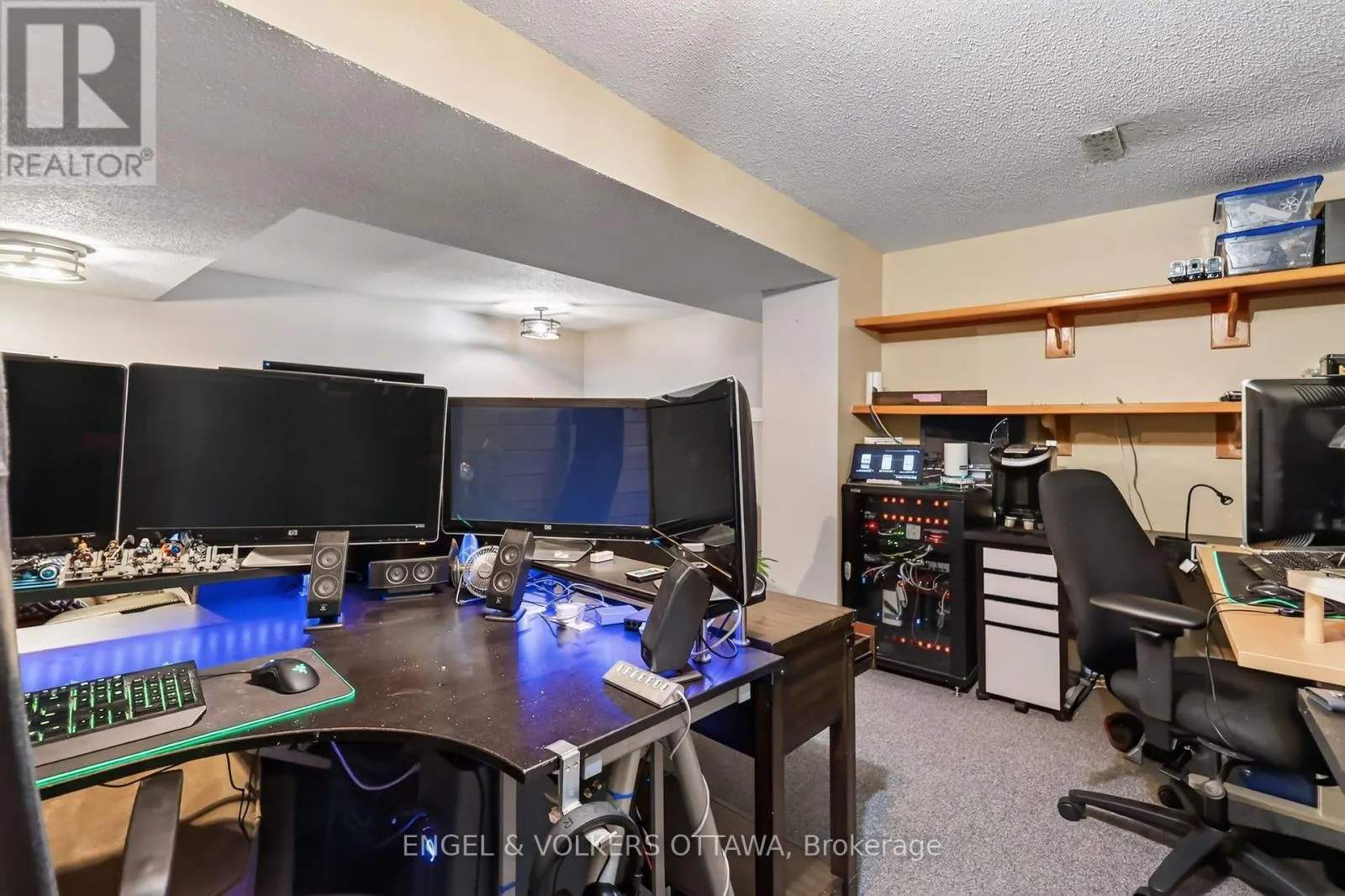 9 STREAMWOOD LANE