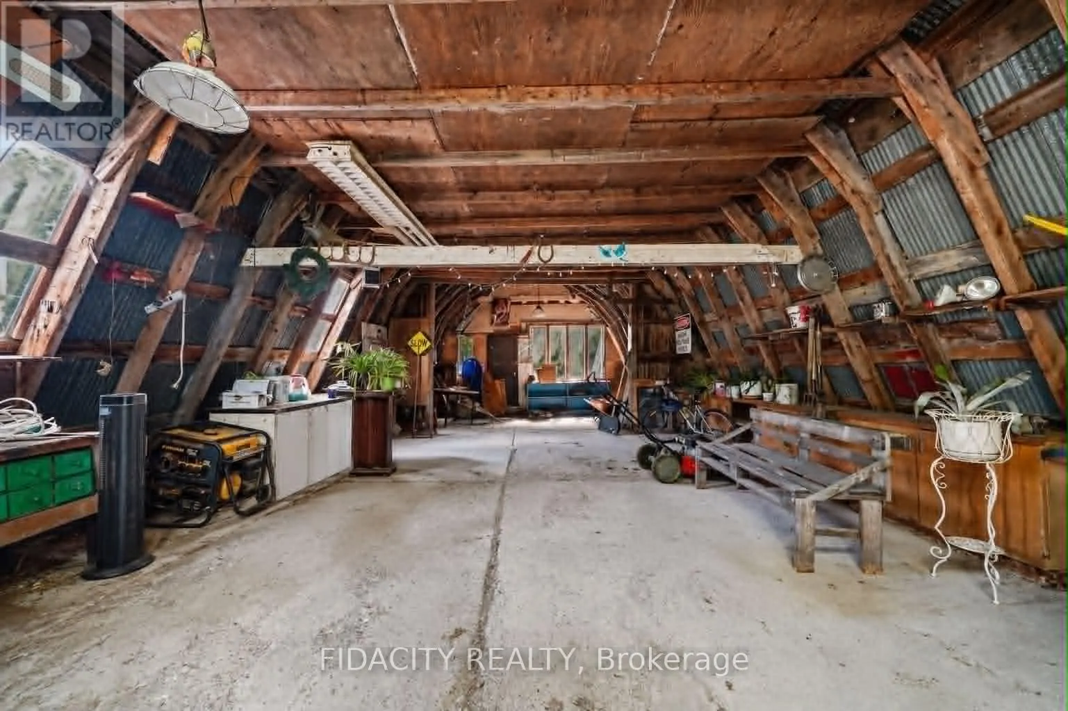 6811 FLEWELLYN ROAD