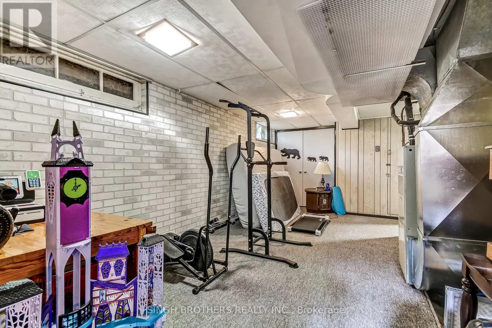 316 WILLOWGROVE CRESCENT