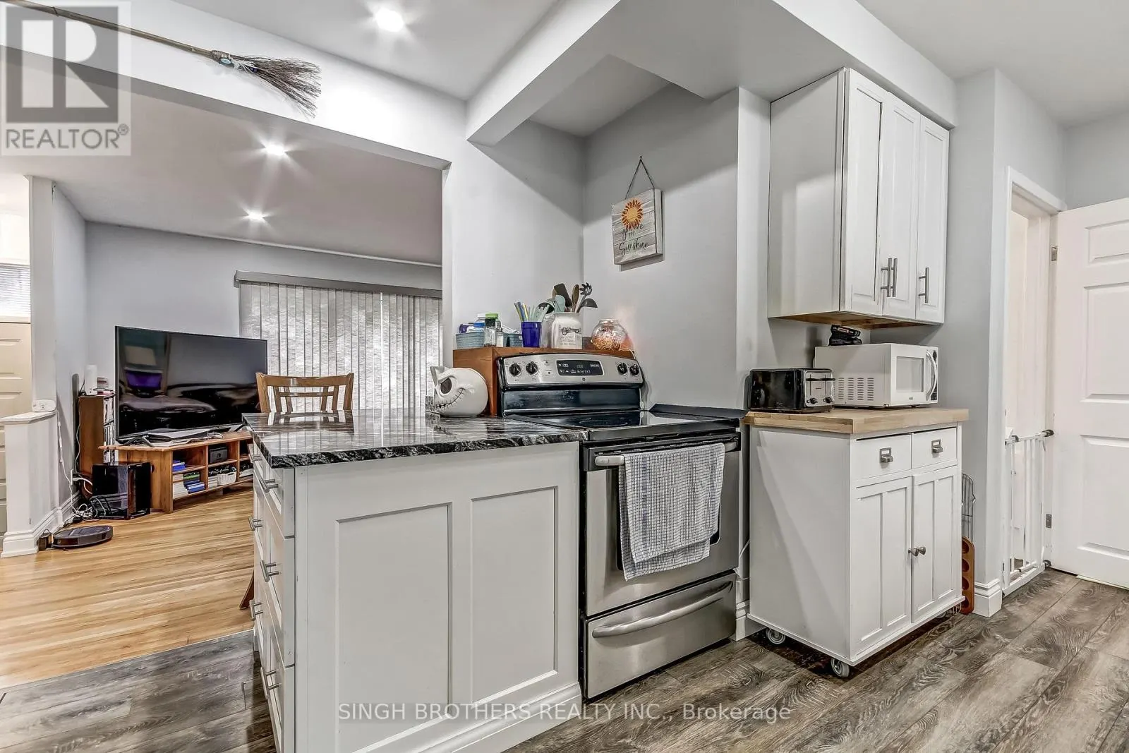 316 WILLOWGROVE CRESCENT
