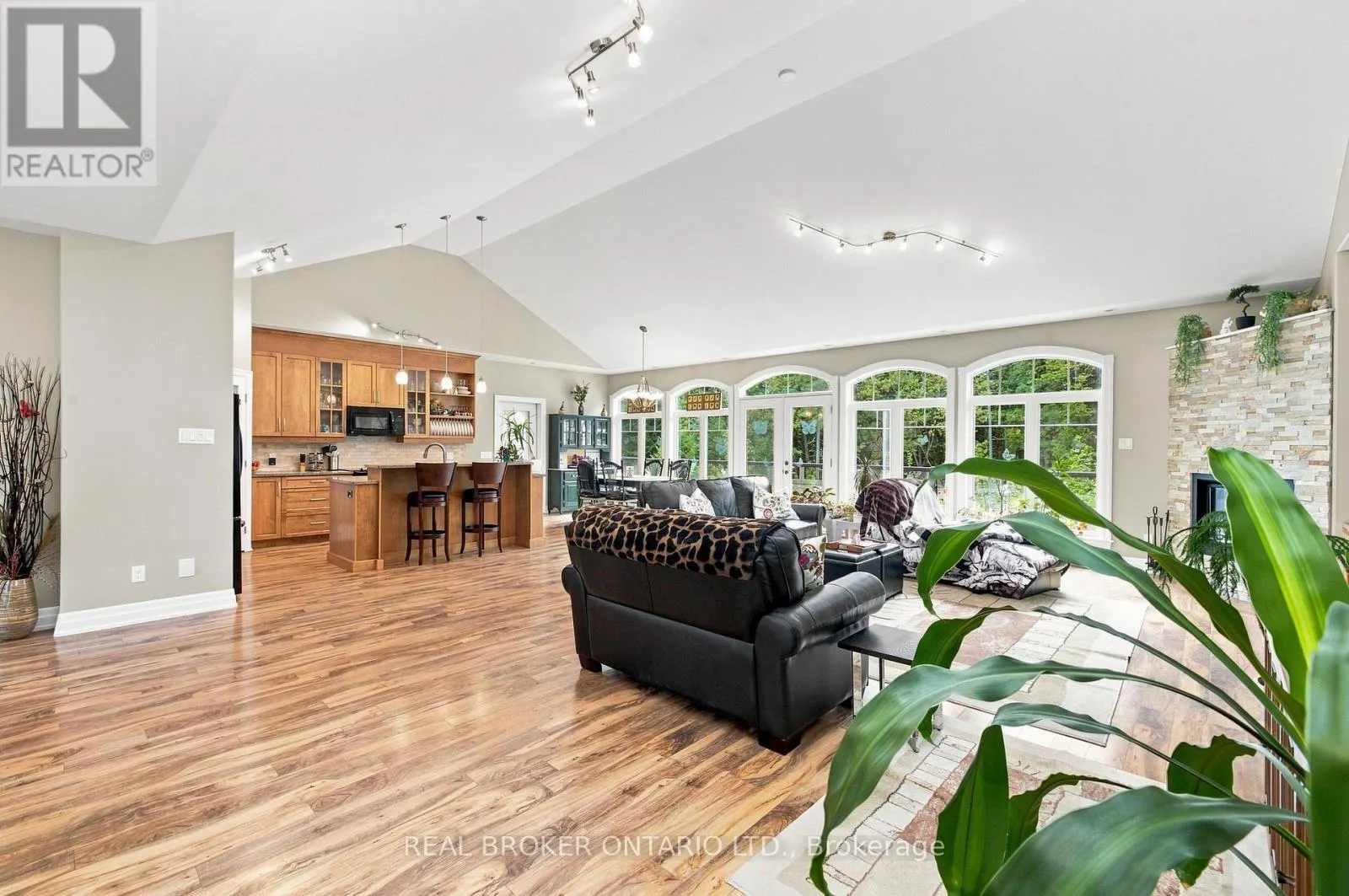 3475 TORWOOD DRIVE