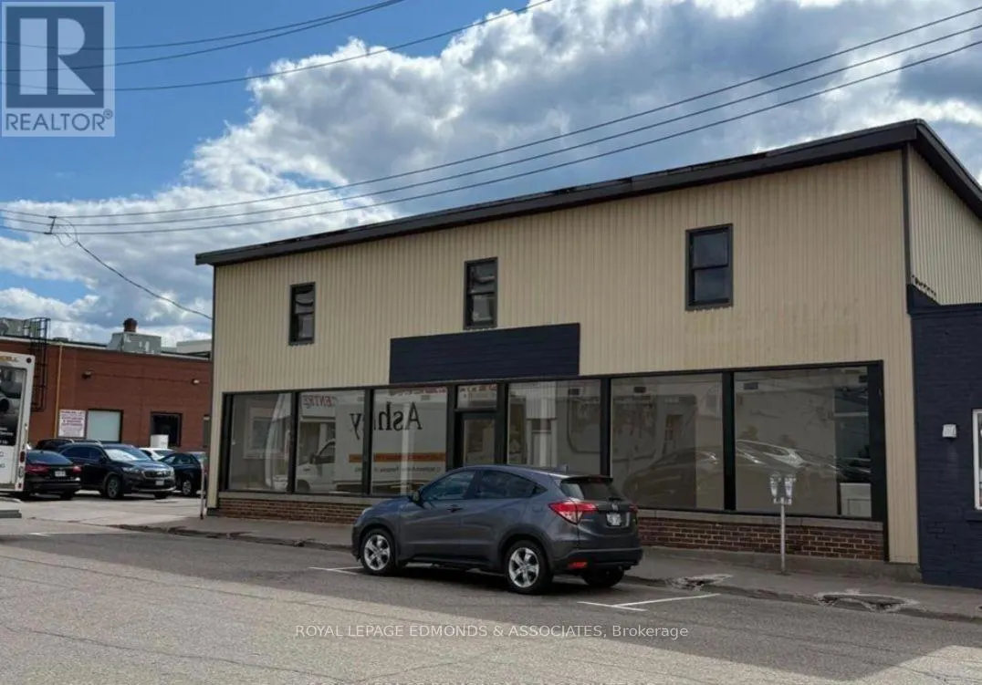 3 - 174 ALBERT STREET #3