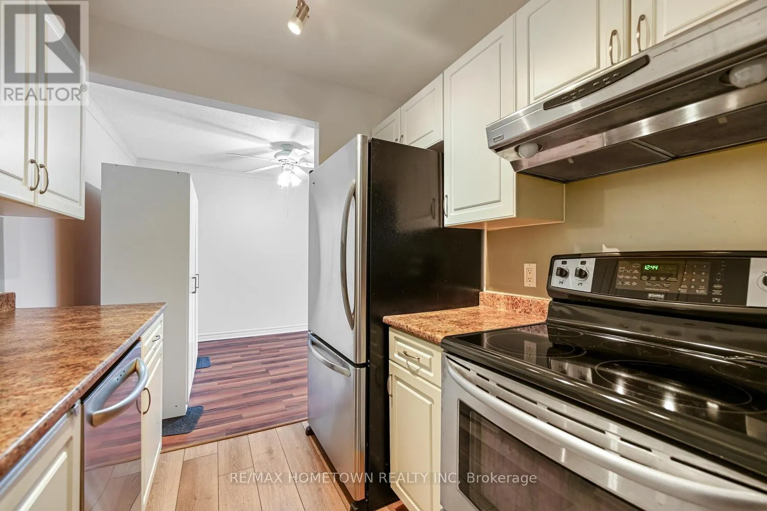 17 - 6 CHARLOTTE PLACE