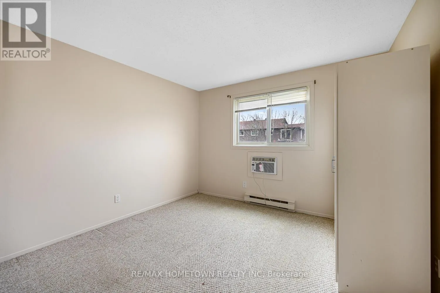 17 - 6 CHARLOTTE PLACE