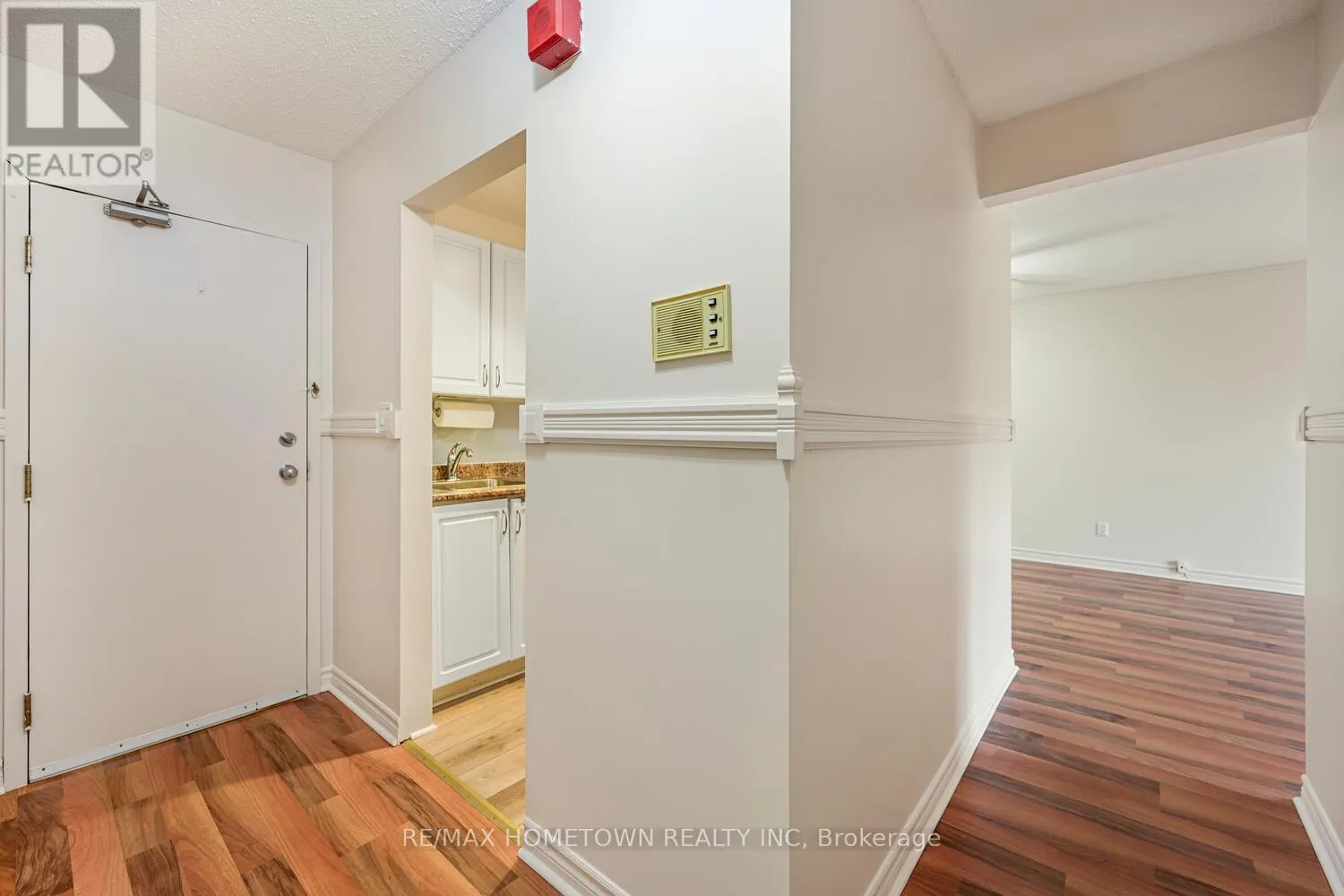 17 - 6 CHARLOTTE PLACE