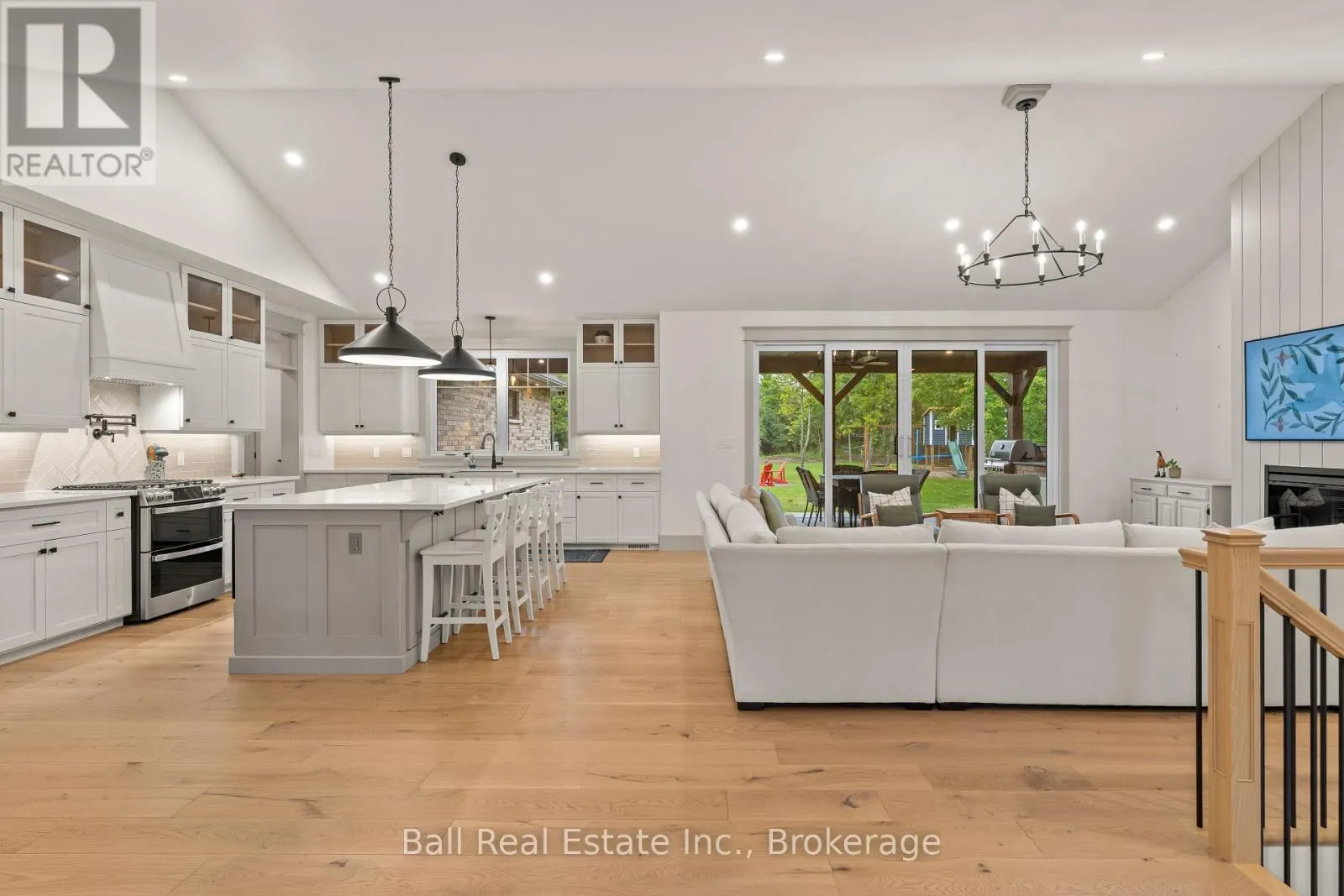 149 ELLWOOD CRESCENT