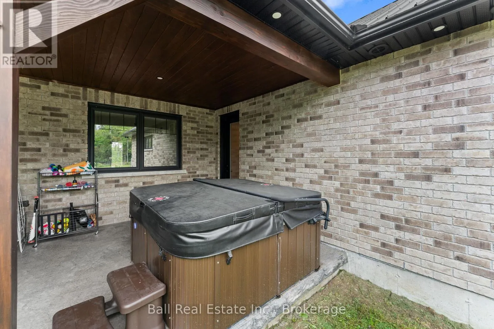 149 ELLWOOD CRESCENT