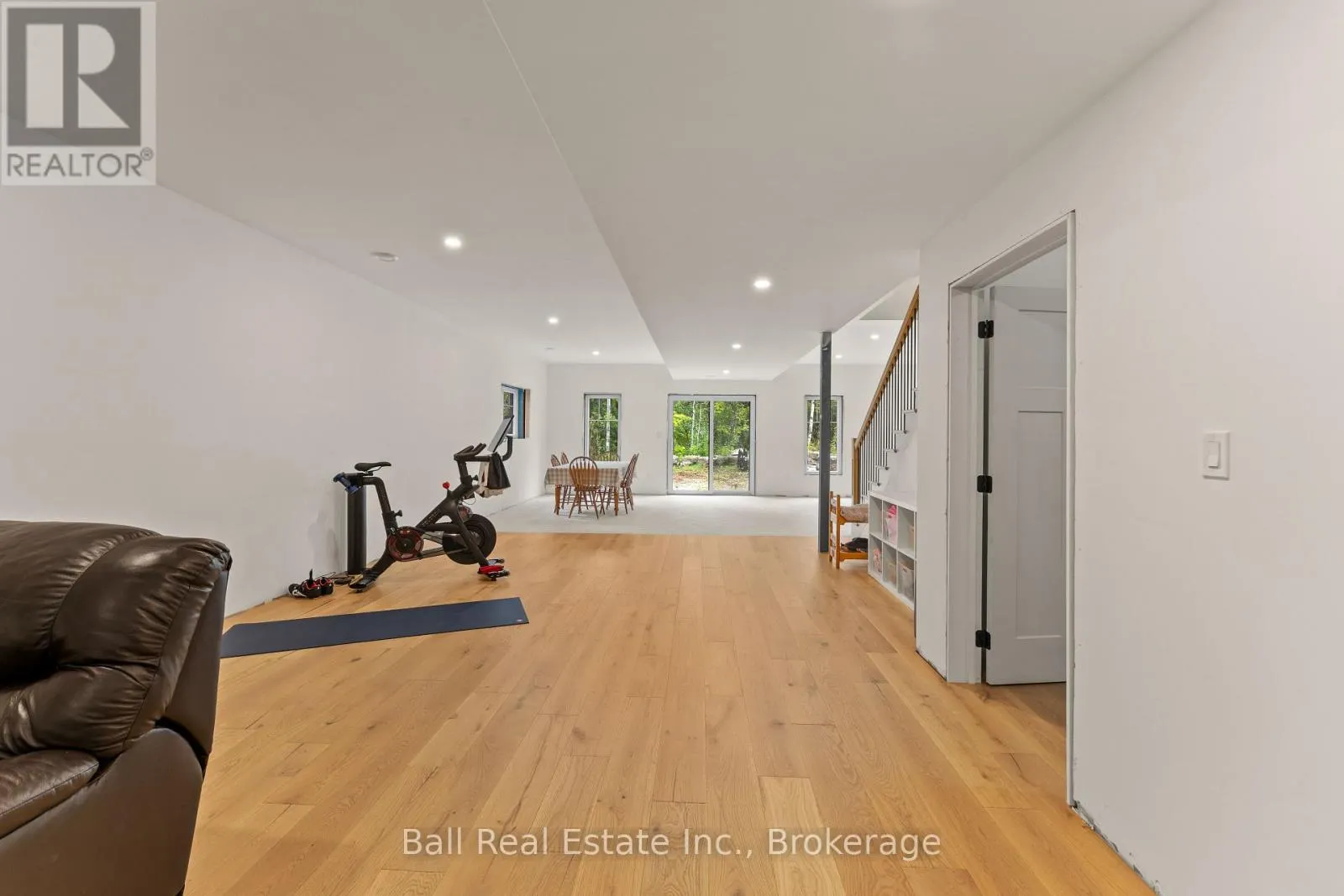 149 ELLWOOD CRESCENT