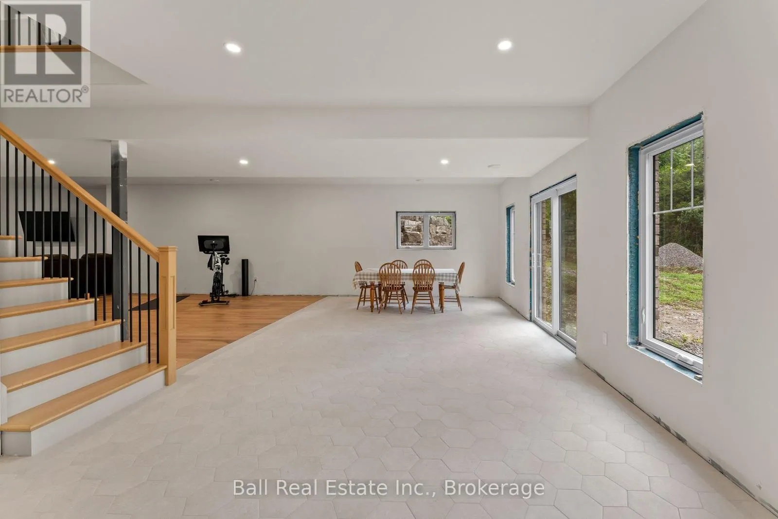 149 ELLWOOD CRESCENT