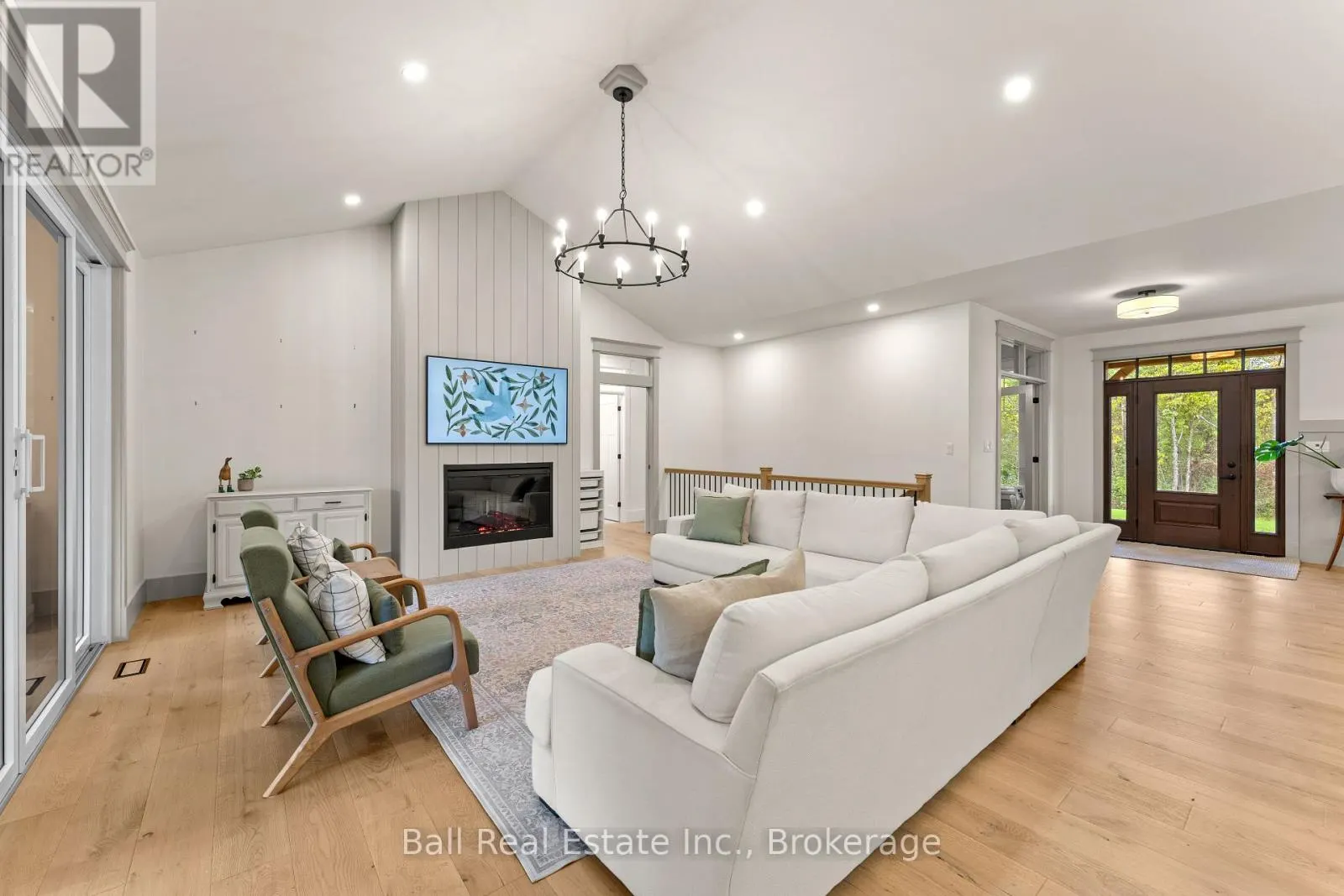 149 ELLWOOD CRESCENT