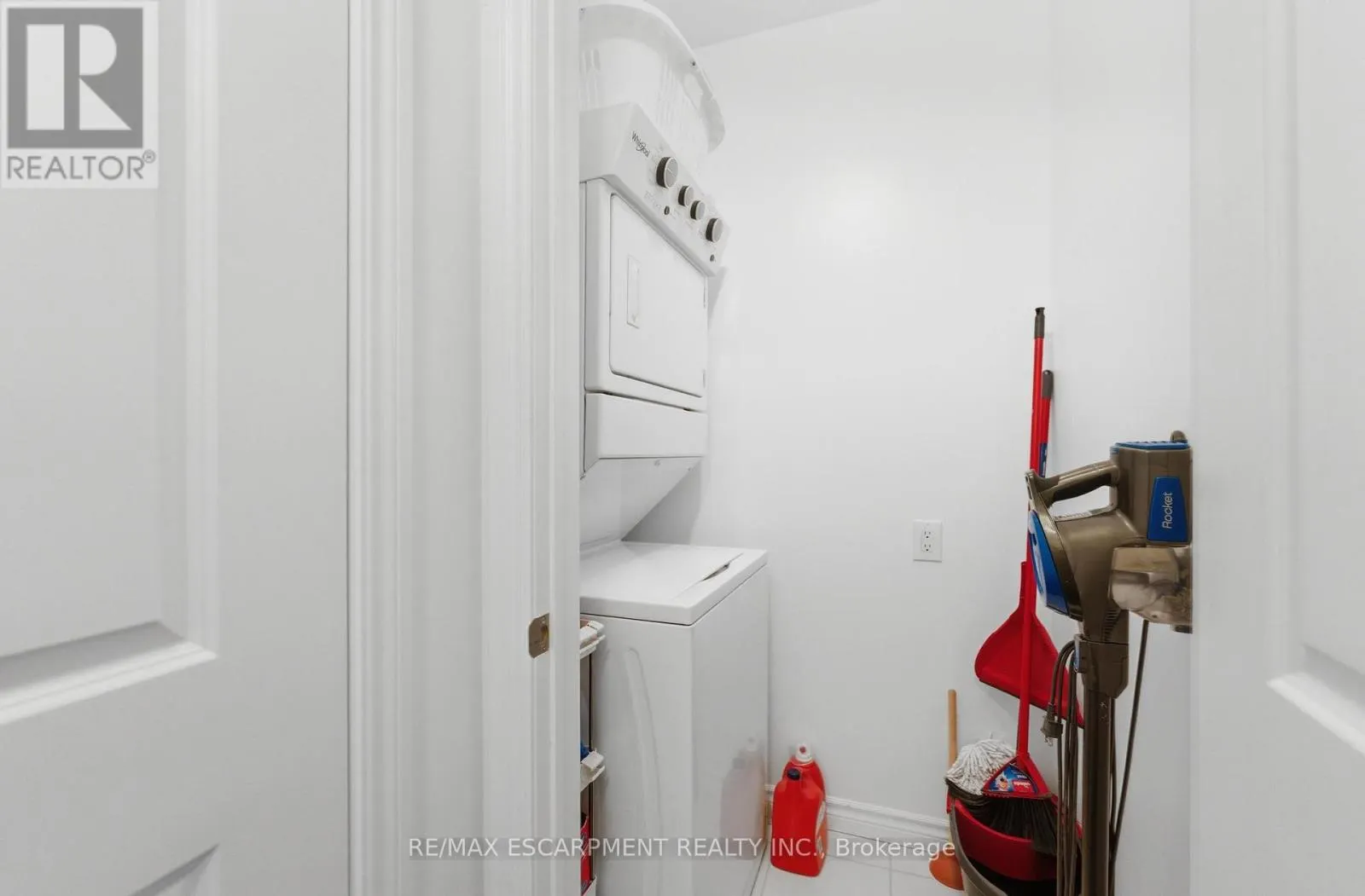 112 - 460 DUNDAS STREET E