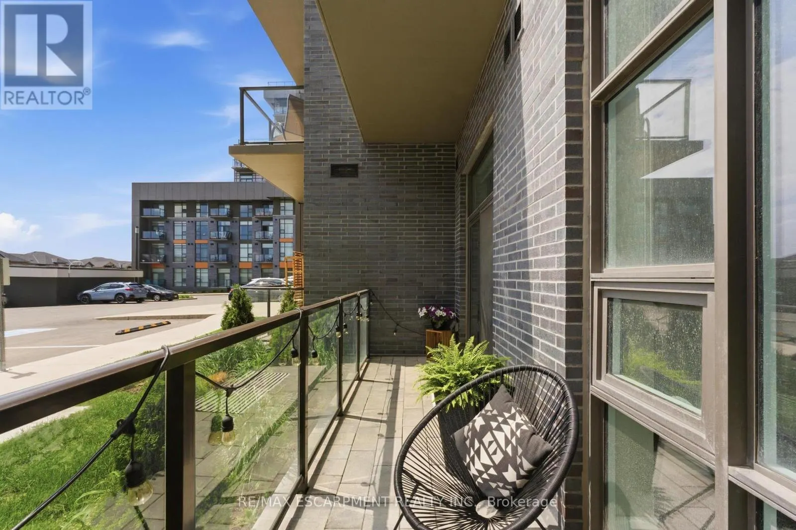 112 - 460 DUNDAS STREET E