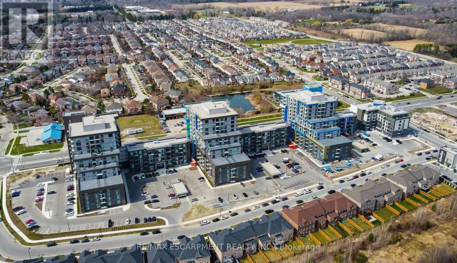 112 - 460 DUNDAS STREET E