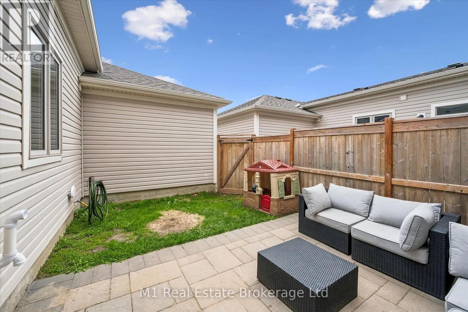 3 - 65 ELLIOT AVENUE E #3