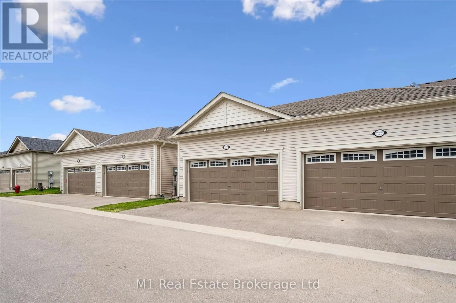 3 - 65 ELLIOT AVENUE E #3
