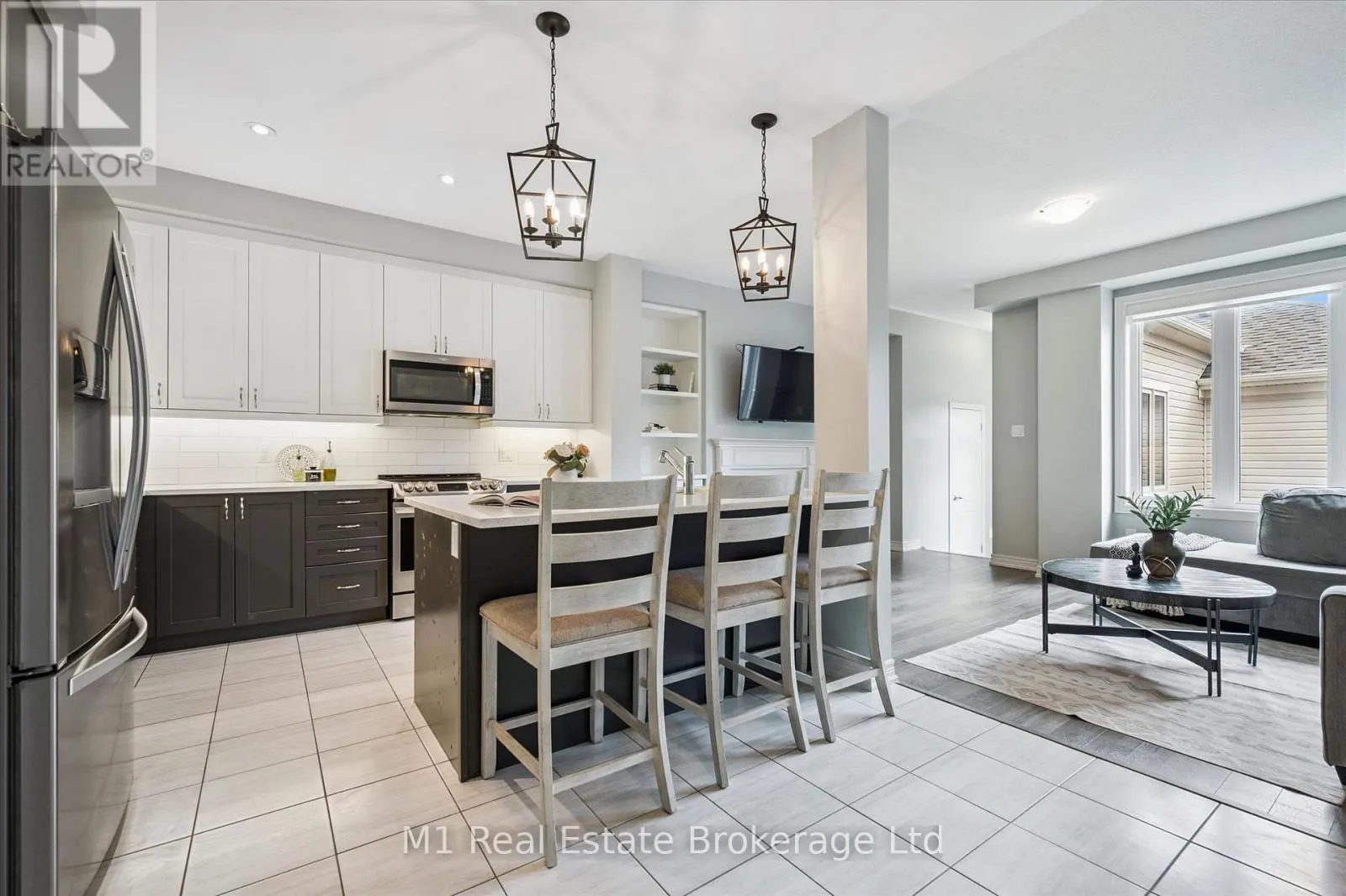 3 - 65 ELLIOT AVENUE E #3