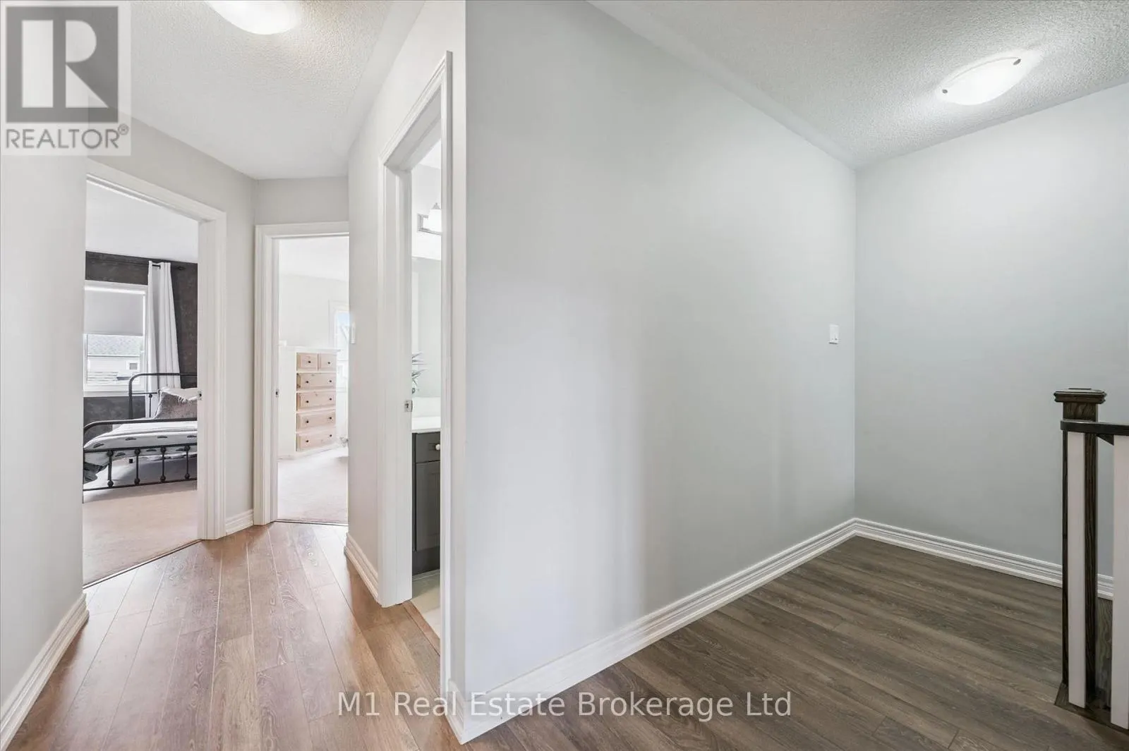 3 - 65 ELLIOT AVENUE E #3