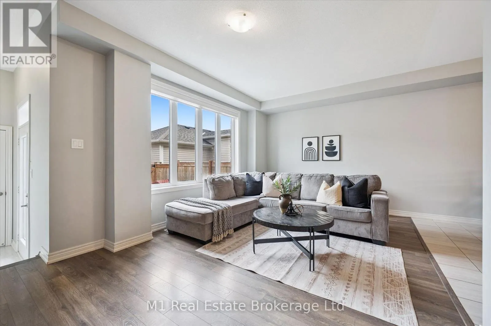 3 - 65 ELLIOT AVENUE E #3