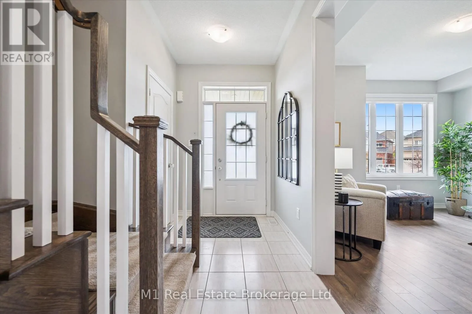 3 - 65 ELLIOT AVENUE E #3