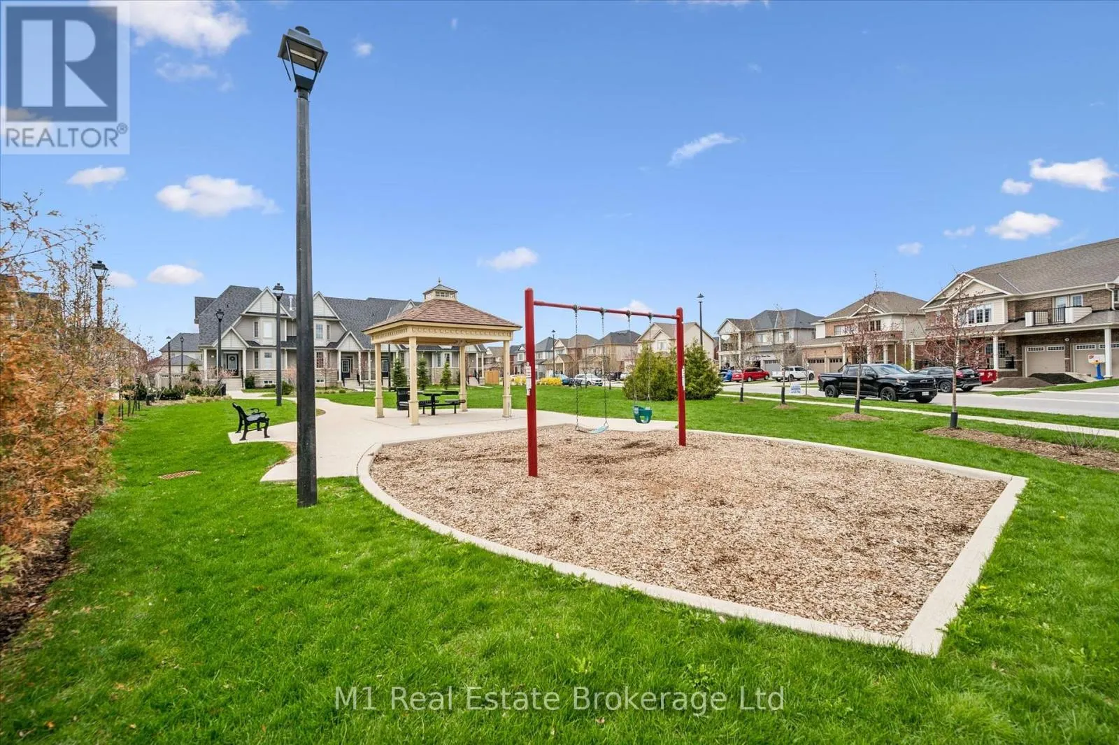 3 - 65 ELLIOT AVENUE E #3