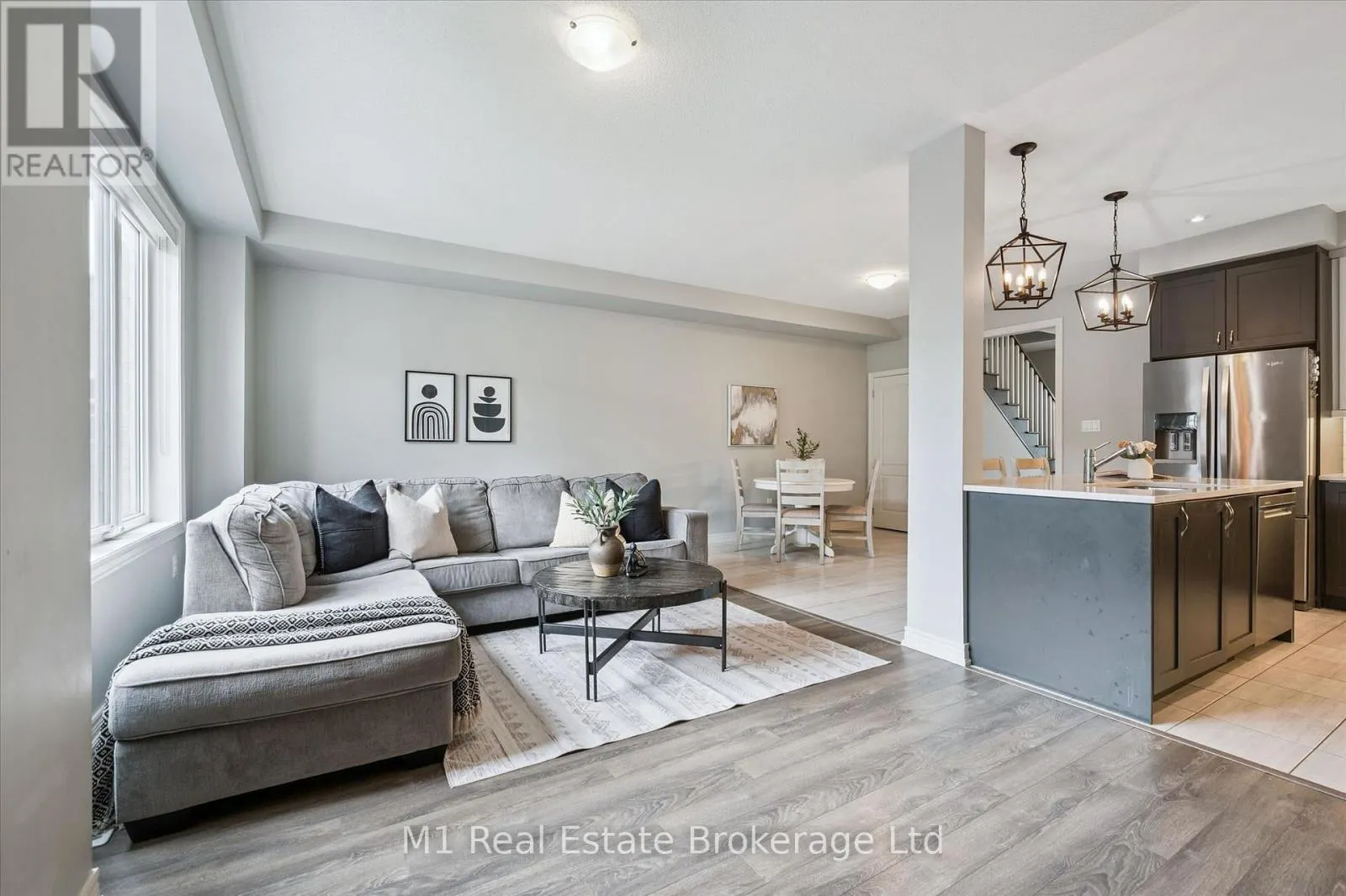 3 - 65 ELLIOT AVENUE E #3