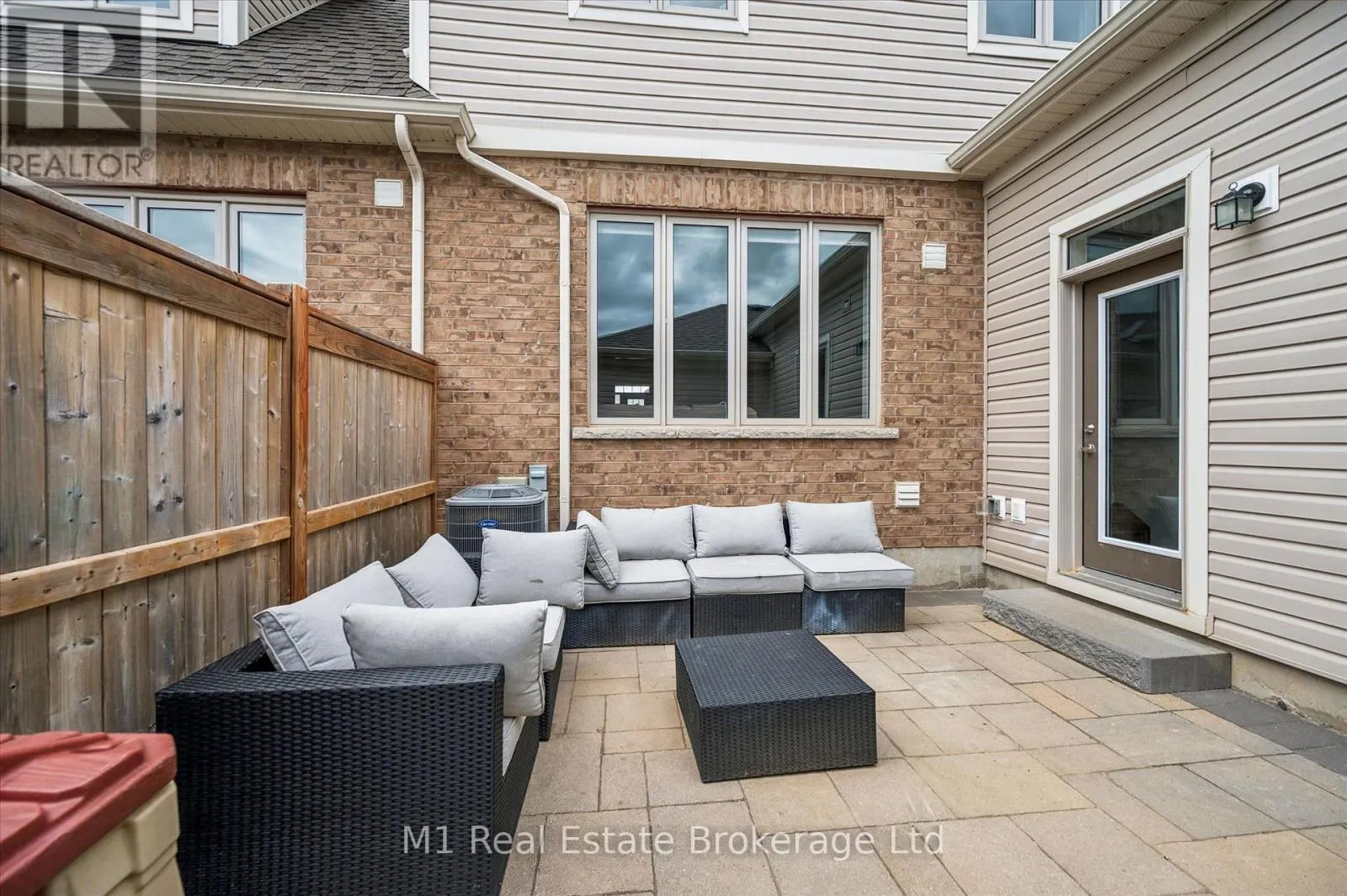 3 - 65 ELLIOT AVENUE E #3