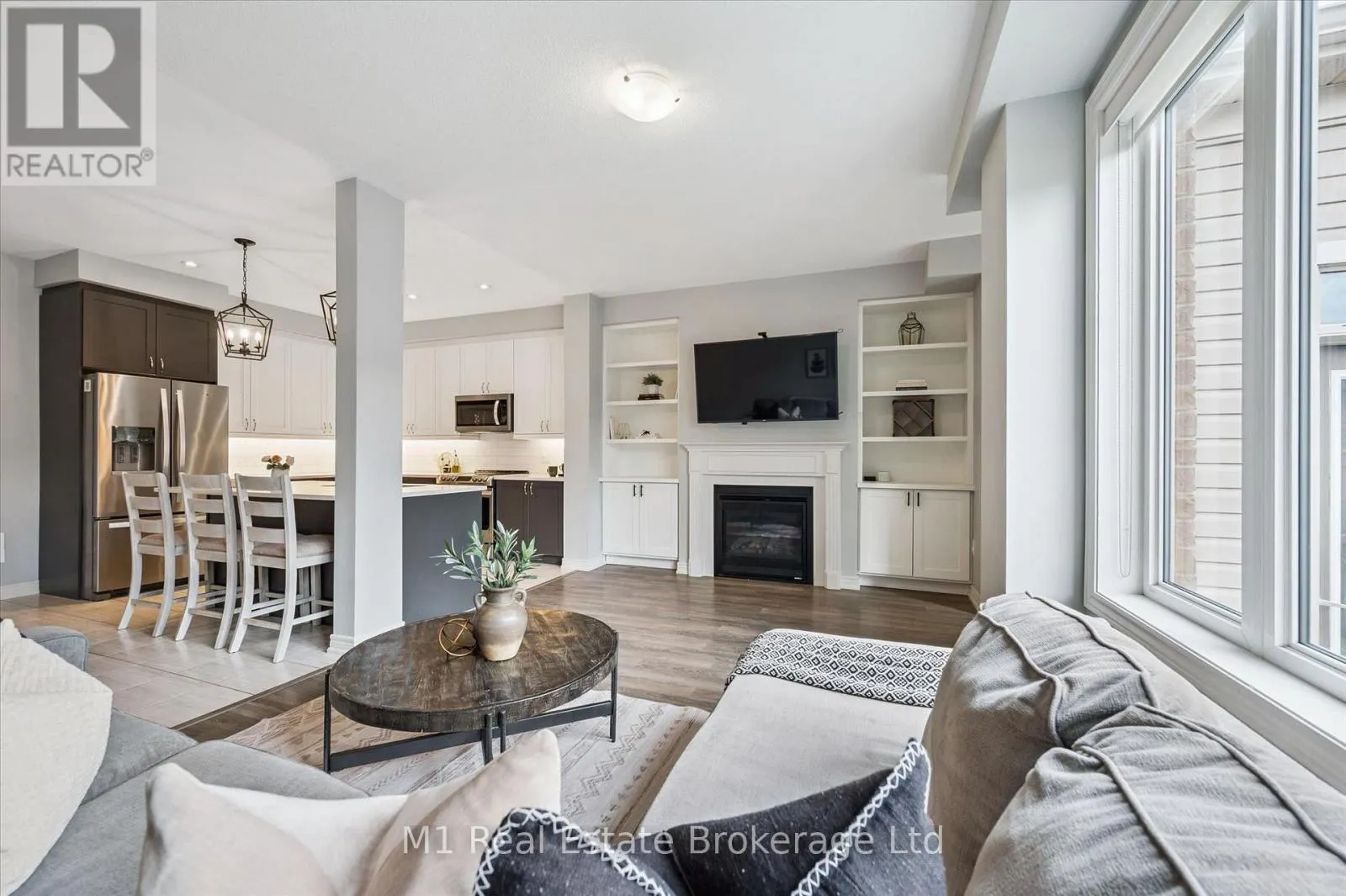 3 - 65 ELLIOT AVENUE E #3