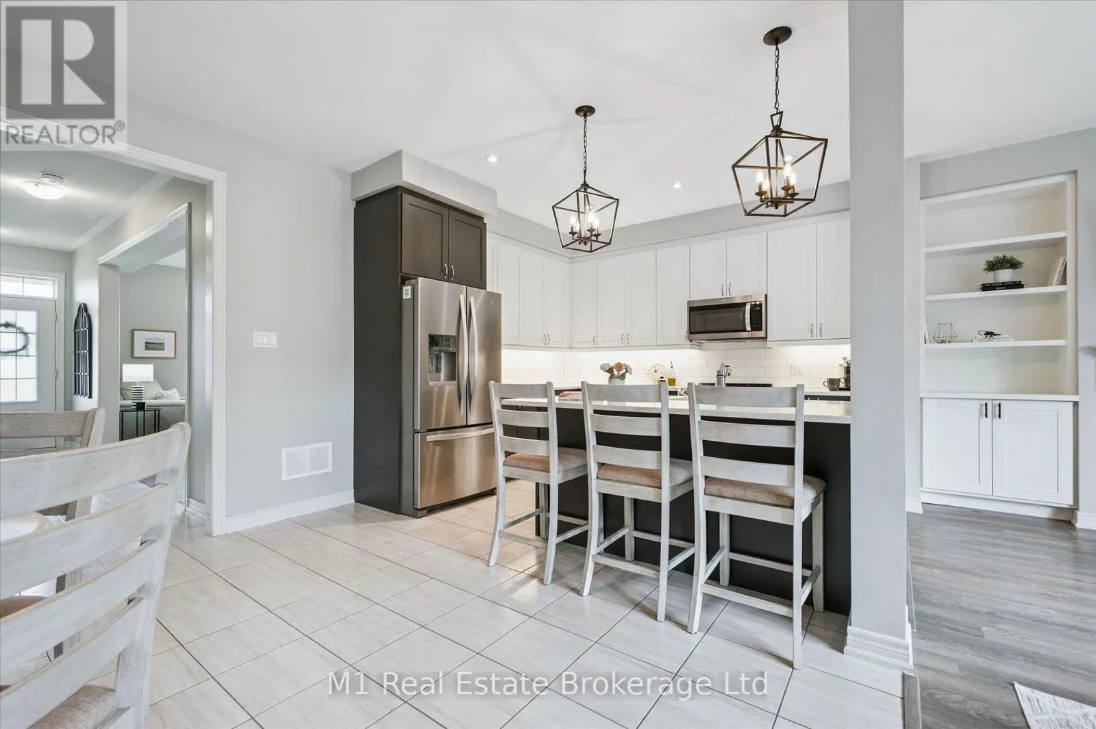 3 - 65 ELLIOT AVENUE E #3