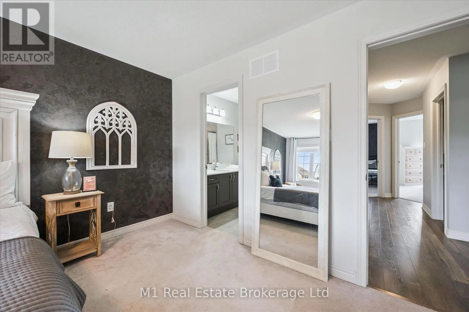 3 - 65 ELLIOT AVENUE E #3